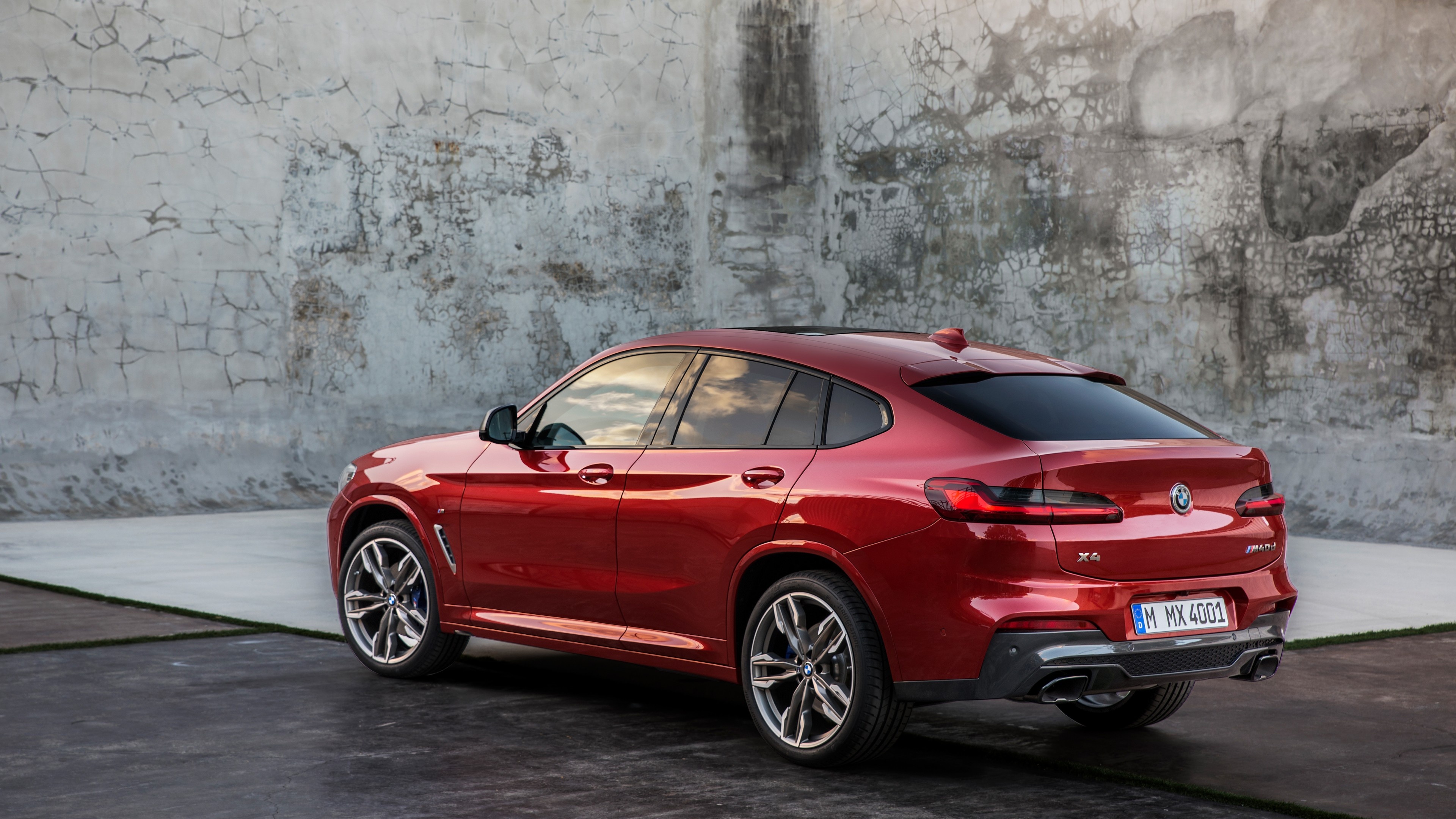 BMW X4, 2018 model, Cars and bikes, 3840x2160 4K Desktop