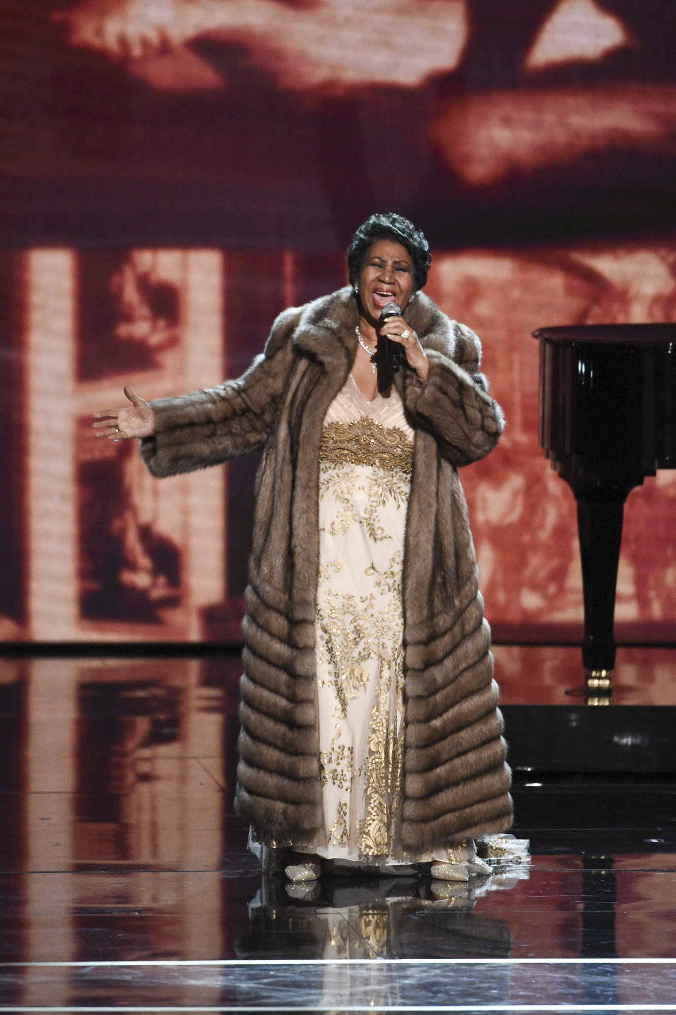 Kennedy Center Honors 2015, Aretha Franklin Wallpaper, 1340x2000 HD Phone