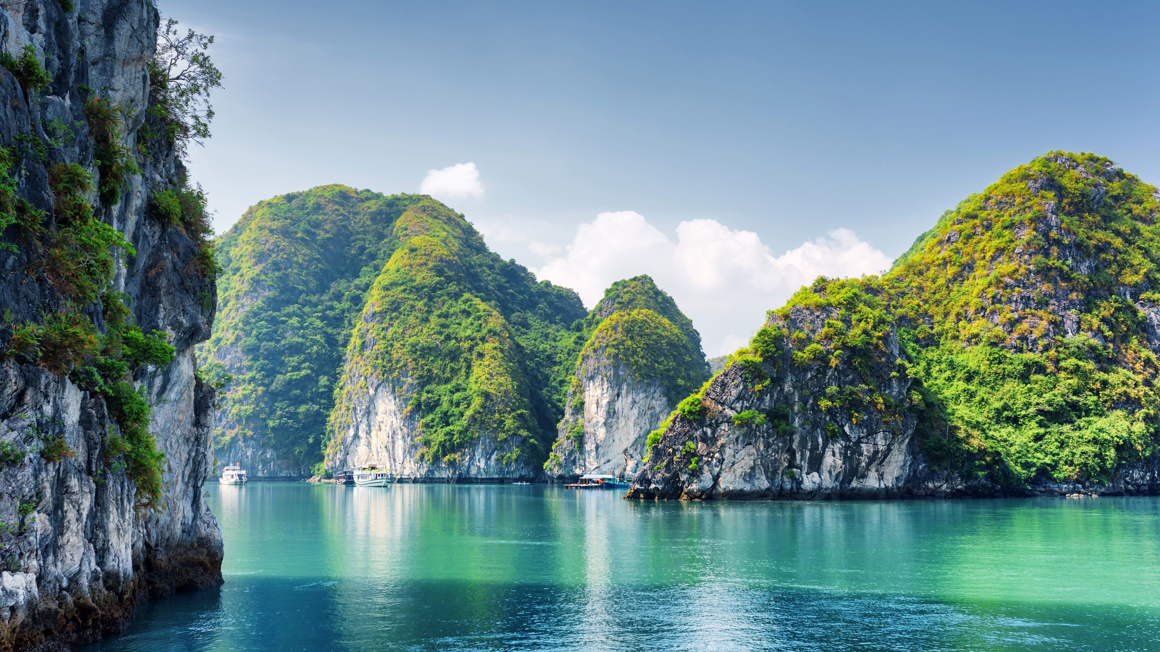 Ha Long Bay, Vietnamese gem, UNESCO World Heritage, Limestone karsts, 3840x2160 4K Desktop