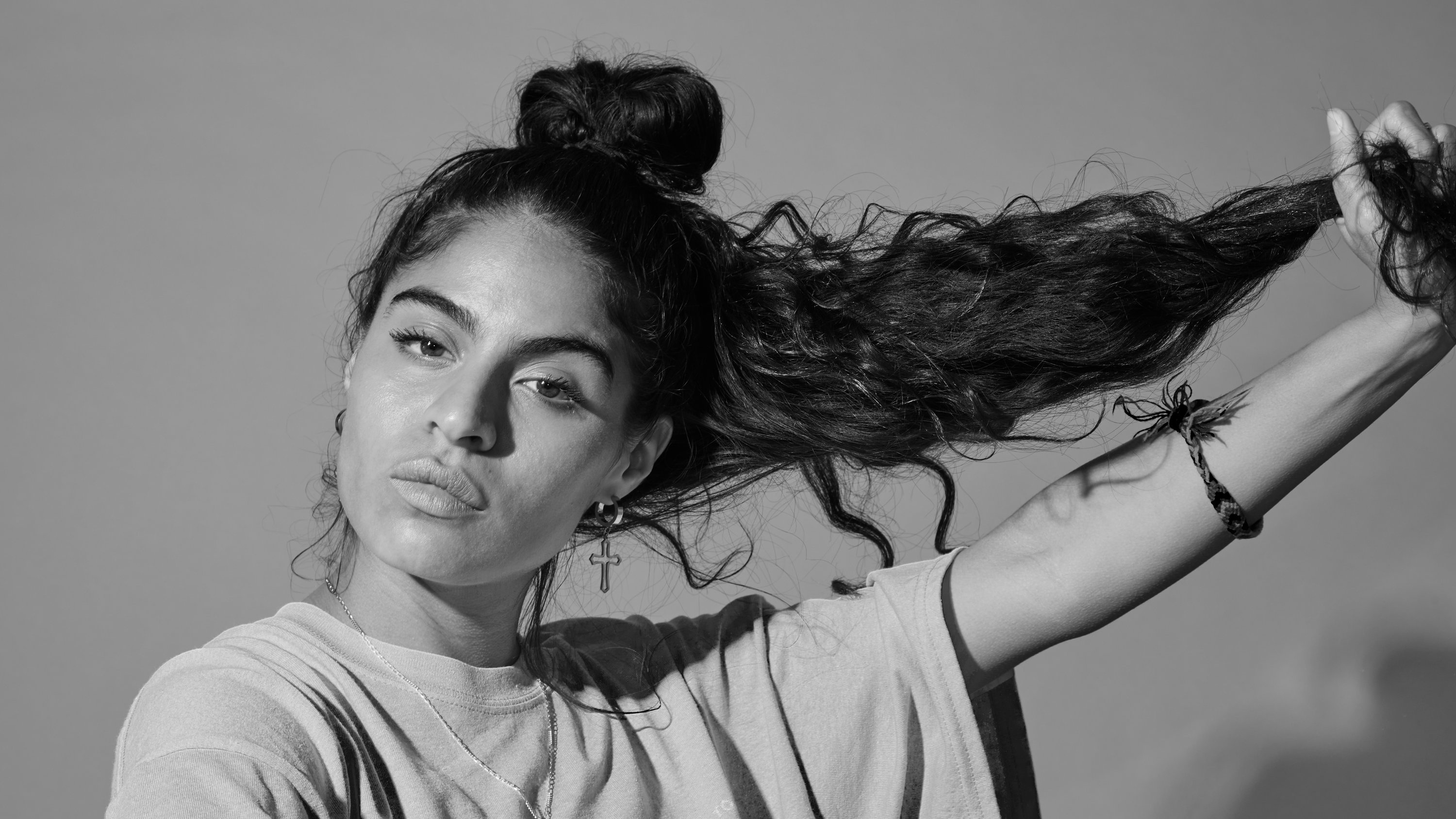 Jessie Reyez music, Yelling and loving, New York Times, Artistic expression, 3000x1690 HD Desktop