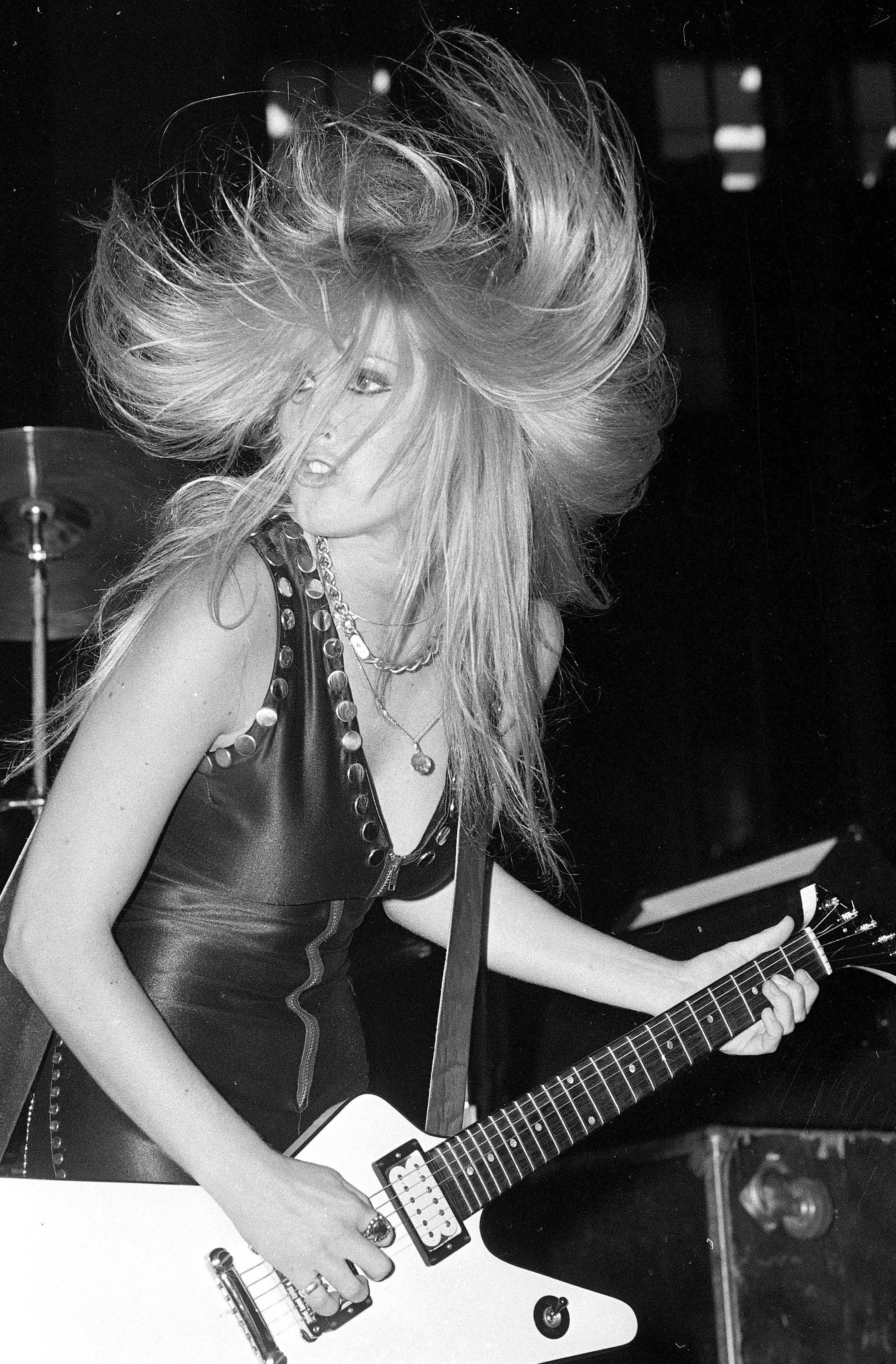 Lita Ford, Music expert, Lita Ford, Music style inspiration, 1980x3000 HD Phone