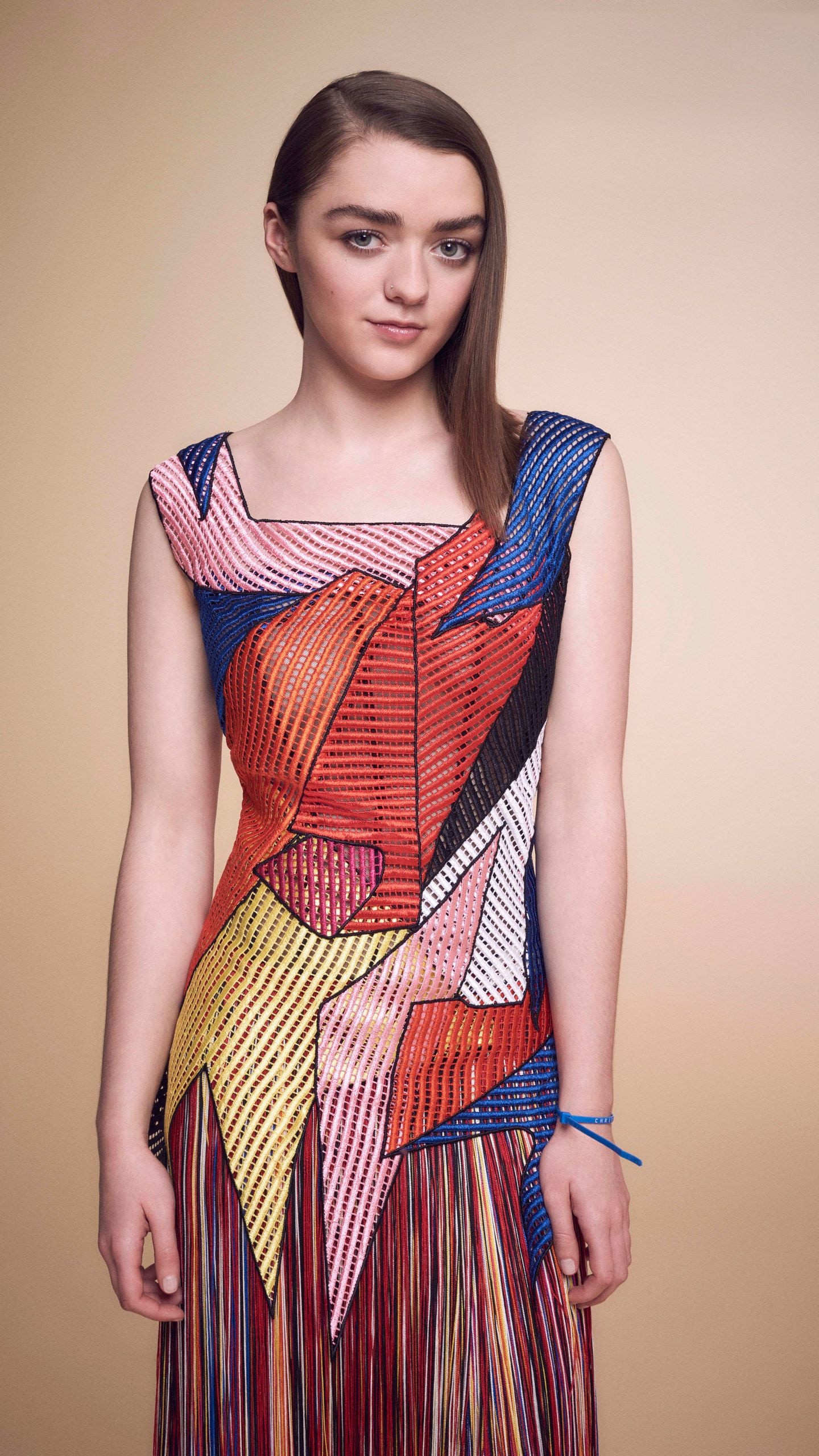 Maisie Williams, Fashion, InStyle, 1440x2560 HD Phone