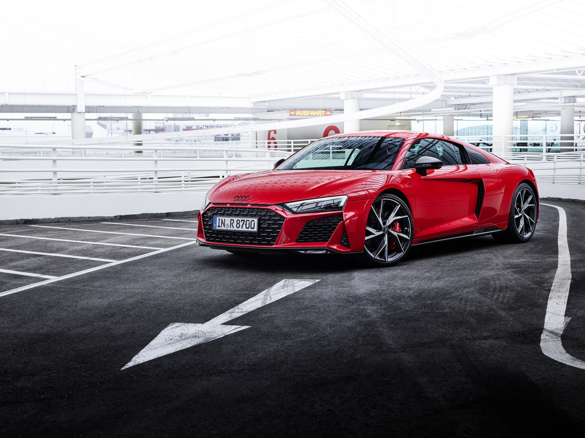 Audi R8 V10 Coupe, Ausfahrt exit sign, rooftop parking garage, HD Desktop wallpaper