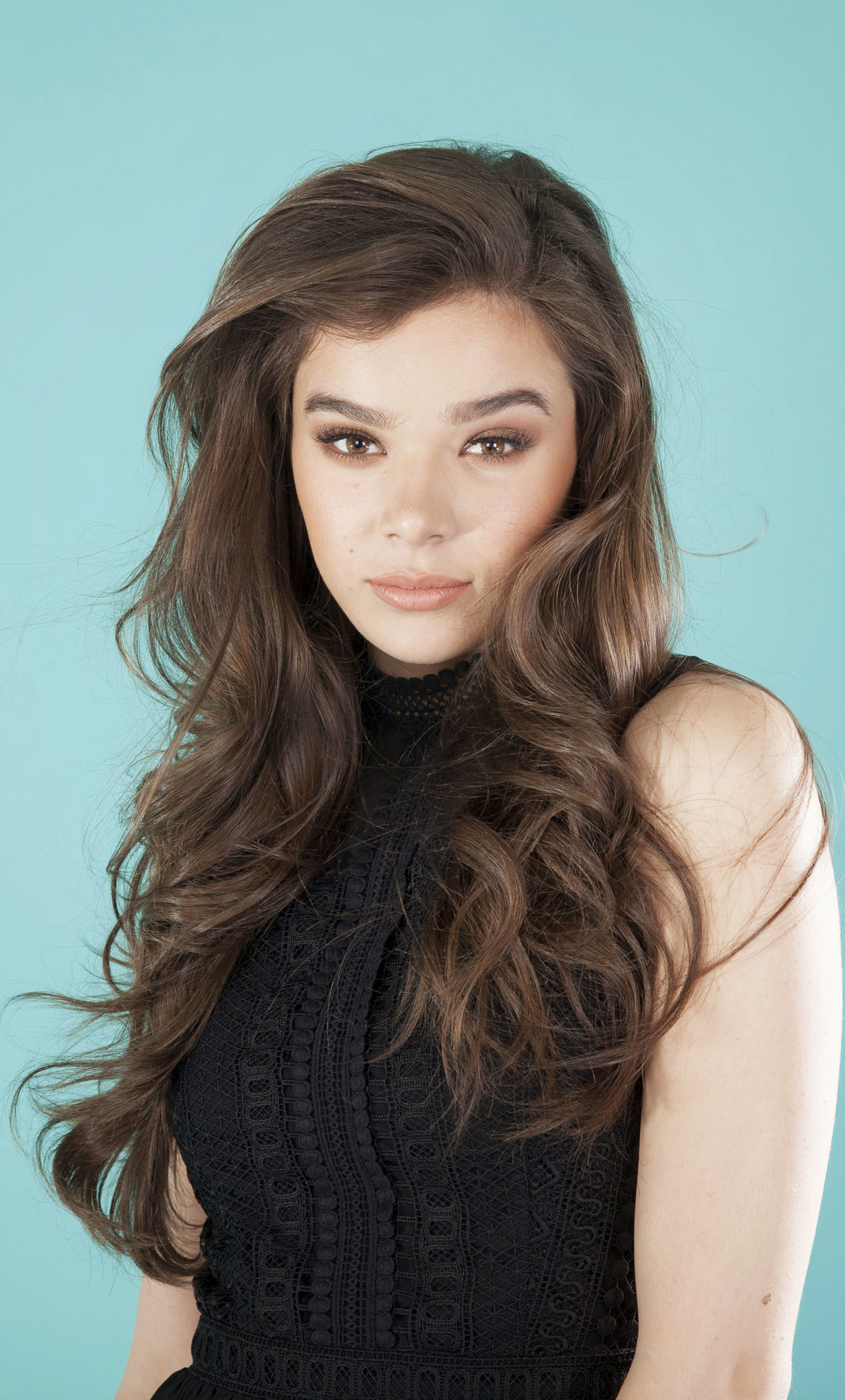 Hailee Steinfeld, Movies, Broken Panda, Desktop wallpapers, 1280x2120 HD Phone