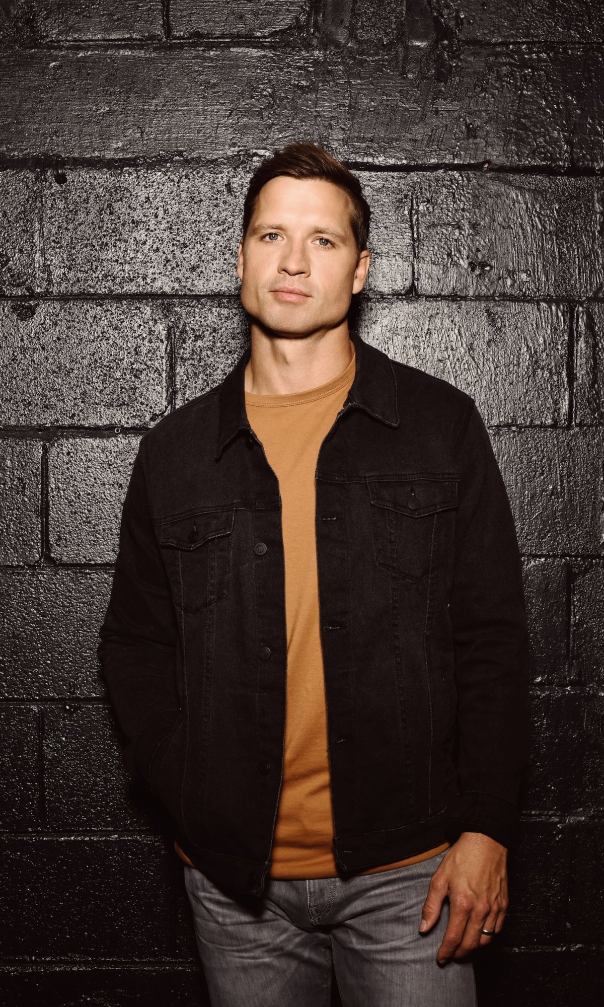 Walker Hayes Phone Wallpaper 1200x2000