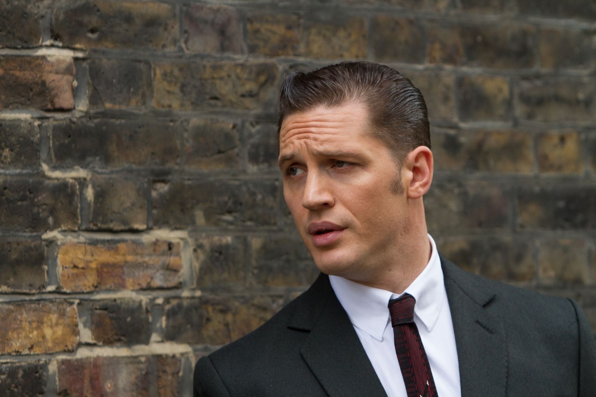 Tom Hardy Legend, Top backgrounds, Iconic character, Stylish, 2050x1370 HD Desktop