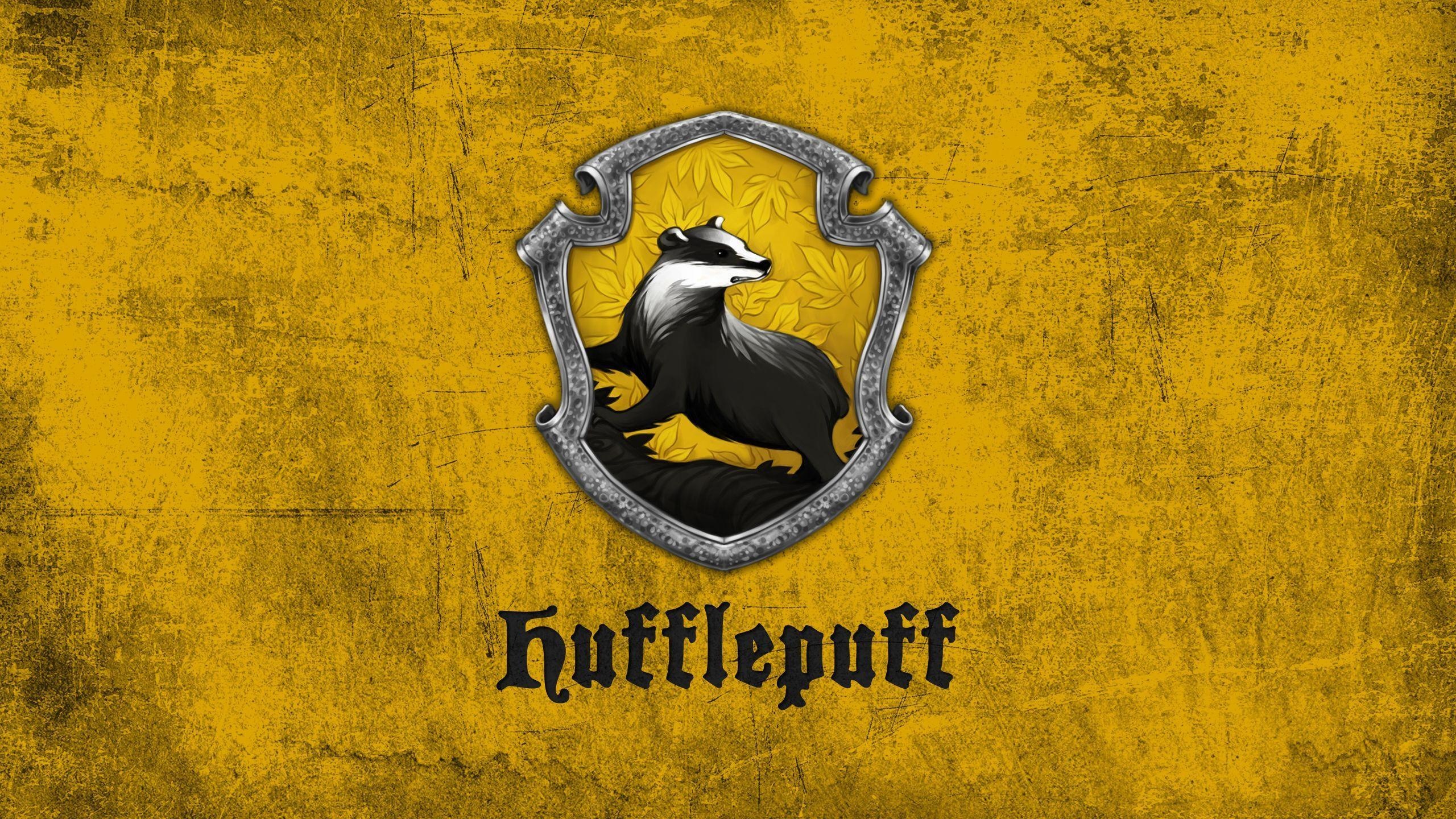 Crest, Hufflepuff Wallpaper, 2560x1440 HD Desktop