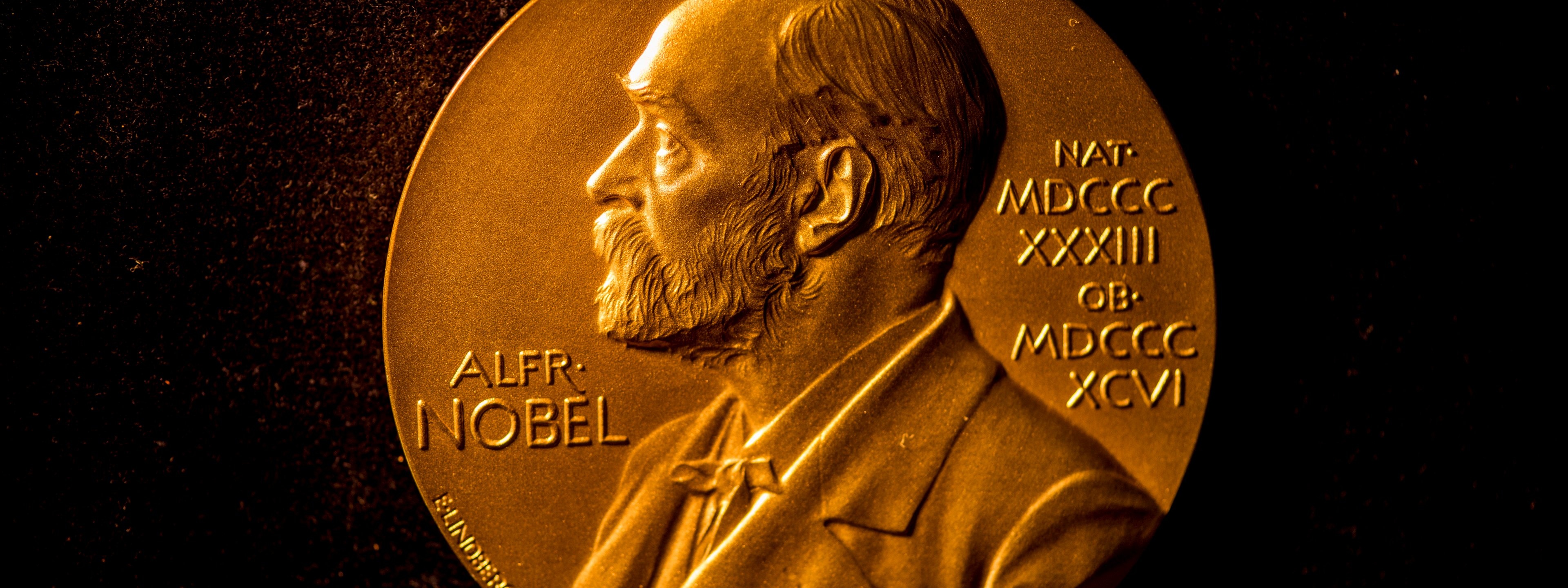 Nobel prize, Medal Wallpaper, 3840x1440 Dual Screen Desktop