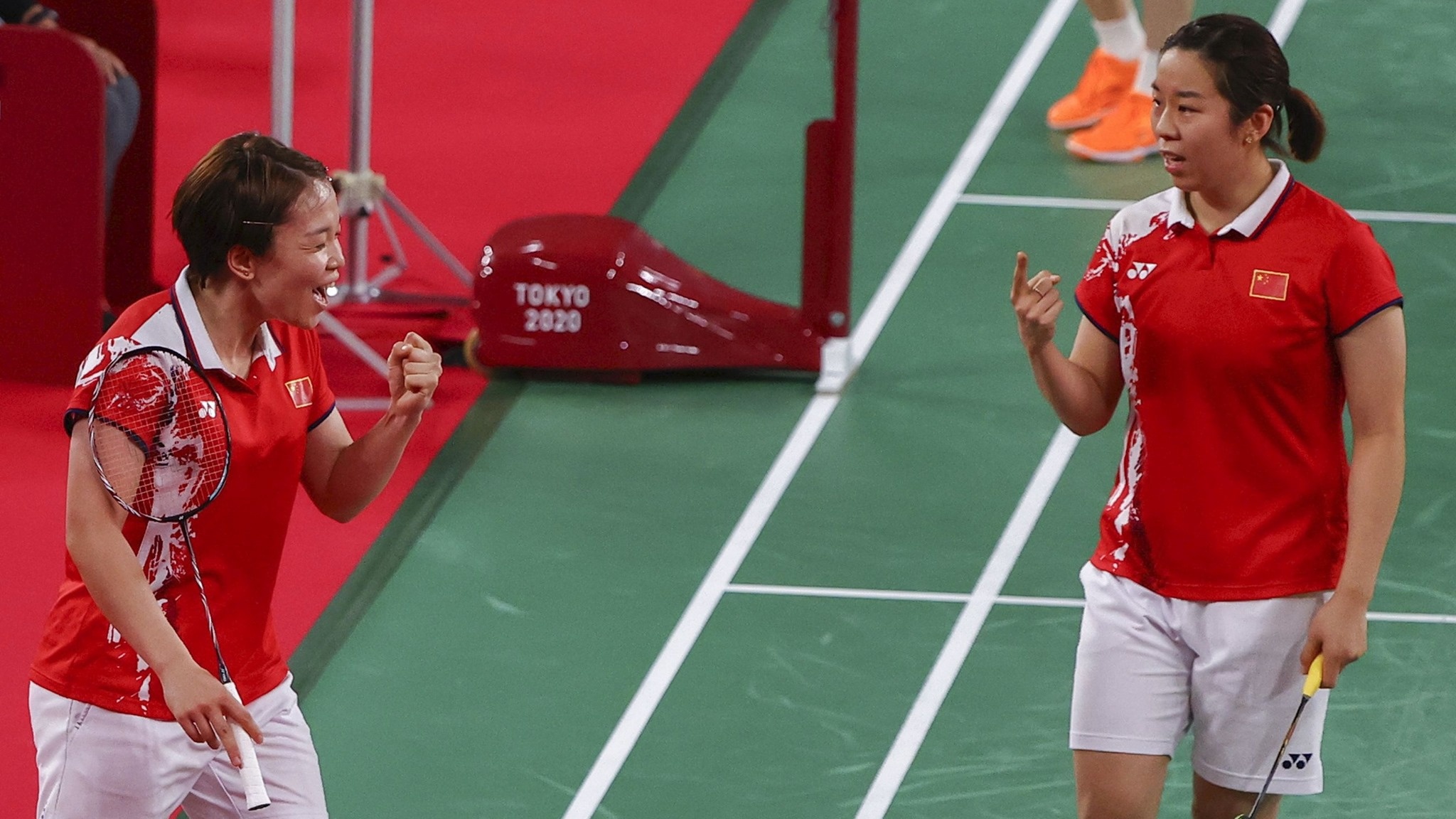 Chen Qingchen, Korea lodges complaint, China badminton players, Doubles match, 2050x1160 HD Desktop