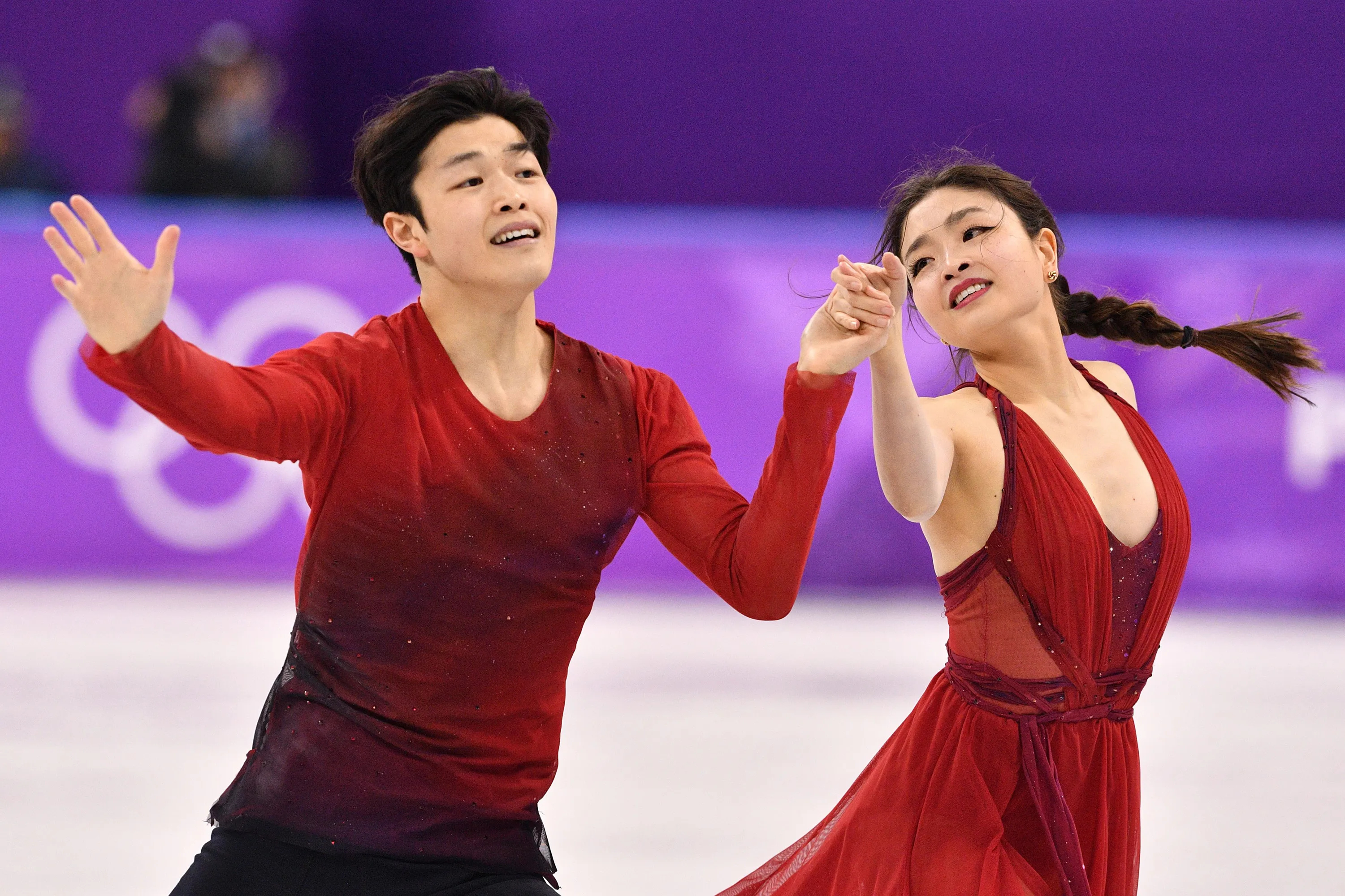 Ice Dancing, Alex Shibutani, Maia Shibutani, Social media battle, 3010x2000 HD Desktop