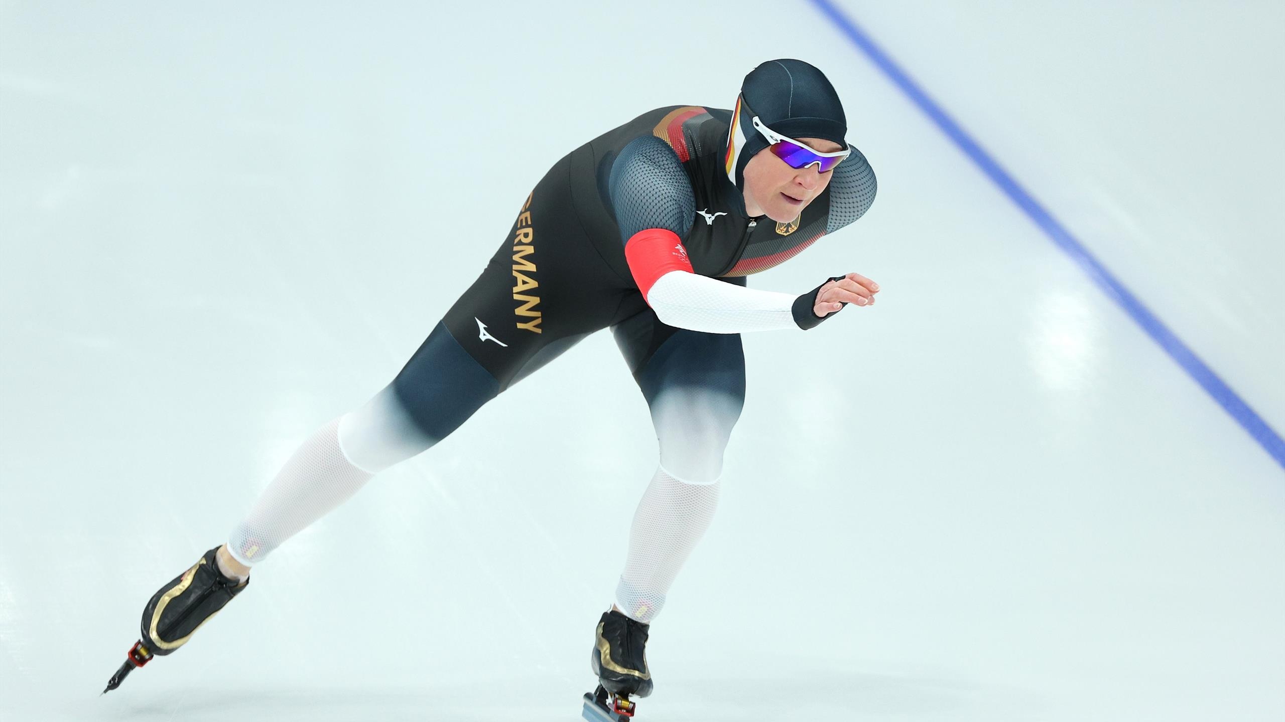 Claudia Pechstein, Speed Skating Wallpaper, 2560x1440 HD Desktop