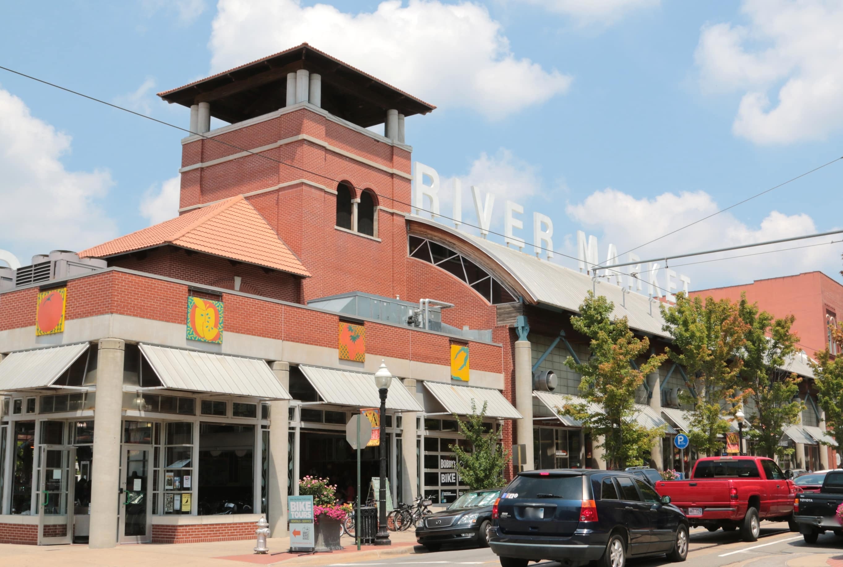 River Market District, Downtown Little Rock, Vibrant atmosphere, Shopping and dining, 2730x1840 HD Desktop