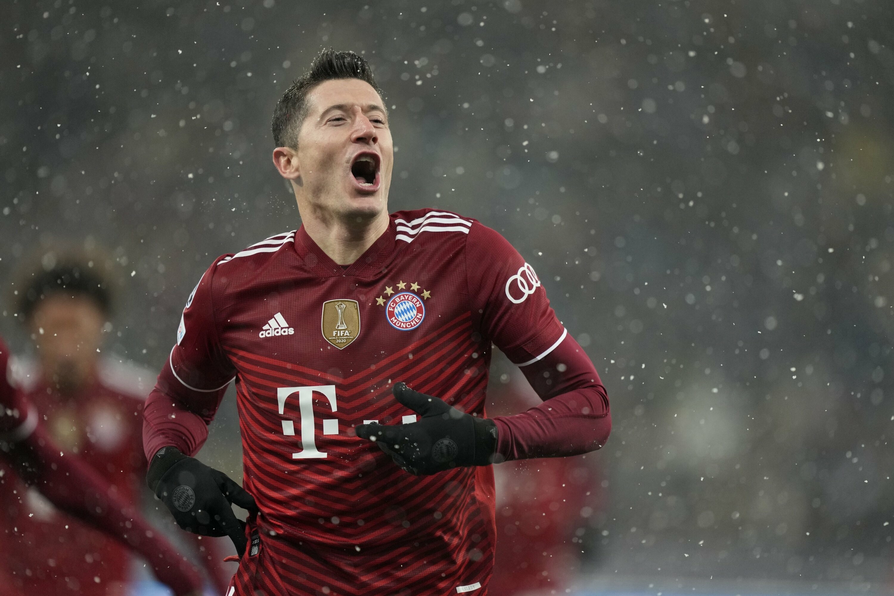 Robert Lewandowski, Messi record, Ballon d'Or returns, Lewandowski threatens, 3000x2000 HD Desktop