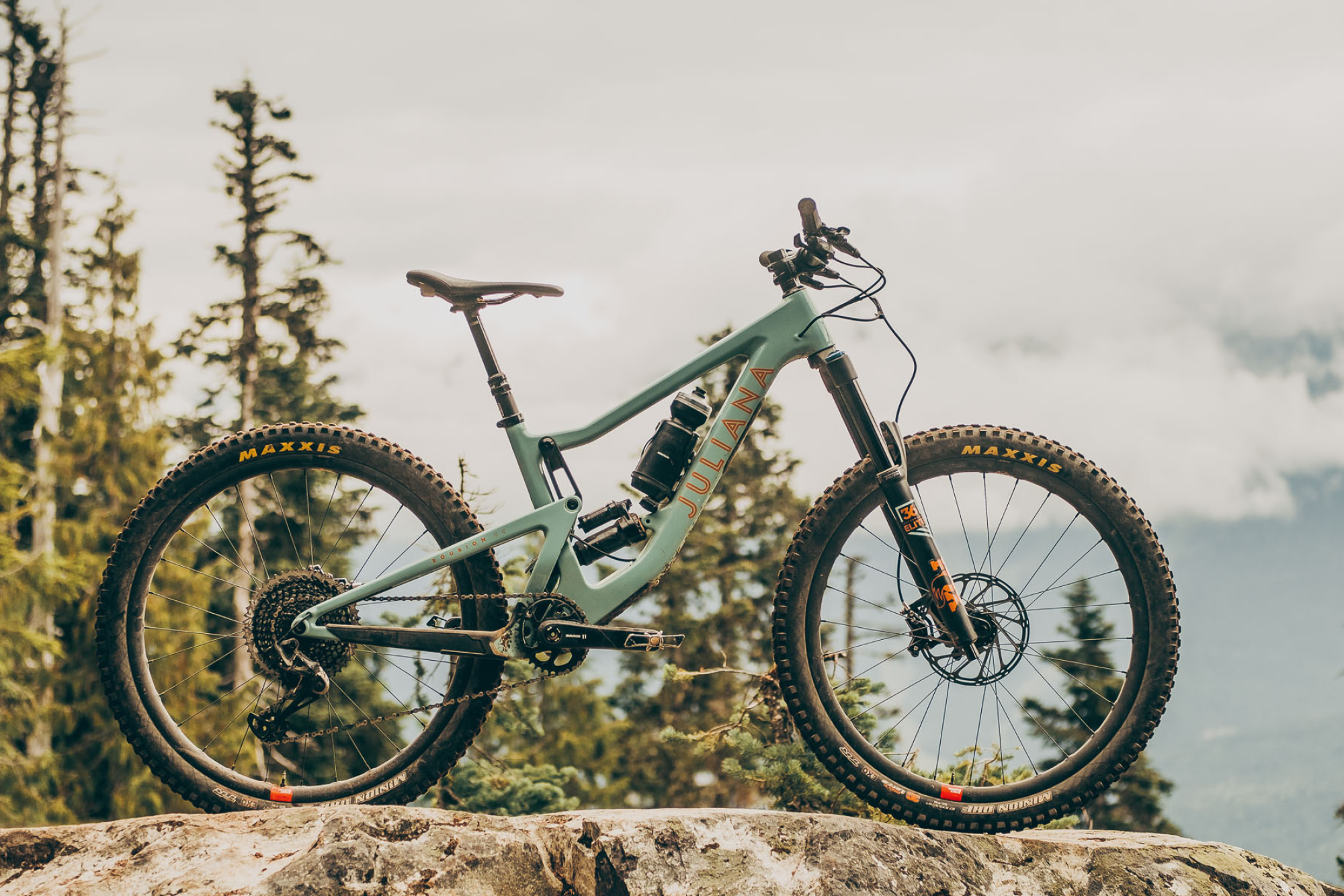 Roubion CC, Juliana Bicycles Wallpaper, 2000x1340 HD Desktop