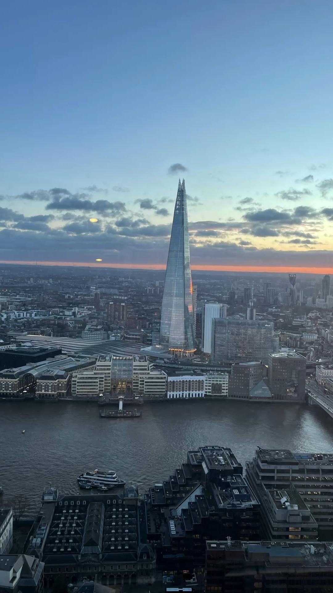 The Shard, London aesthetics, Paris skyline, Urban landscape, 1080x1920 Full HD Phone