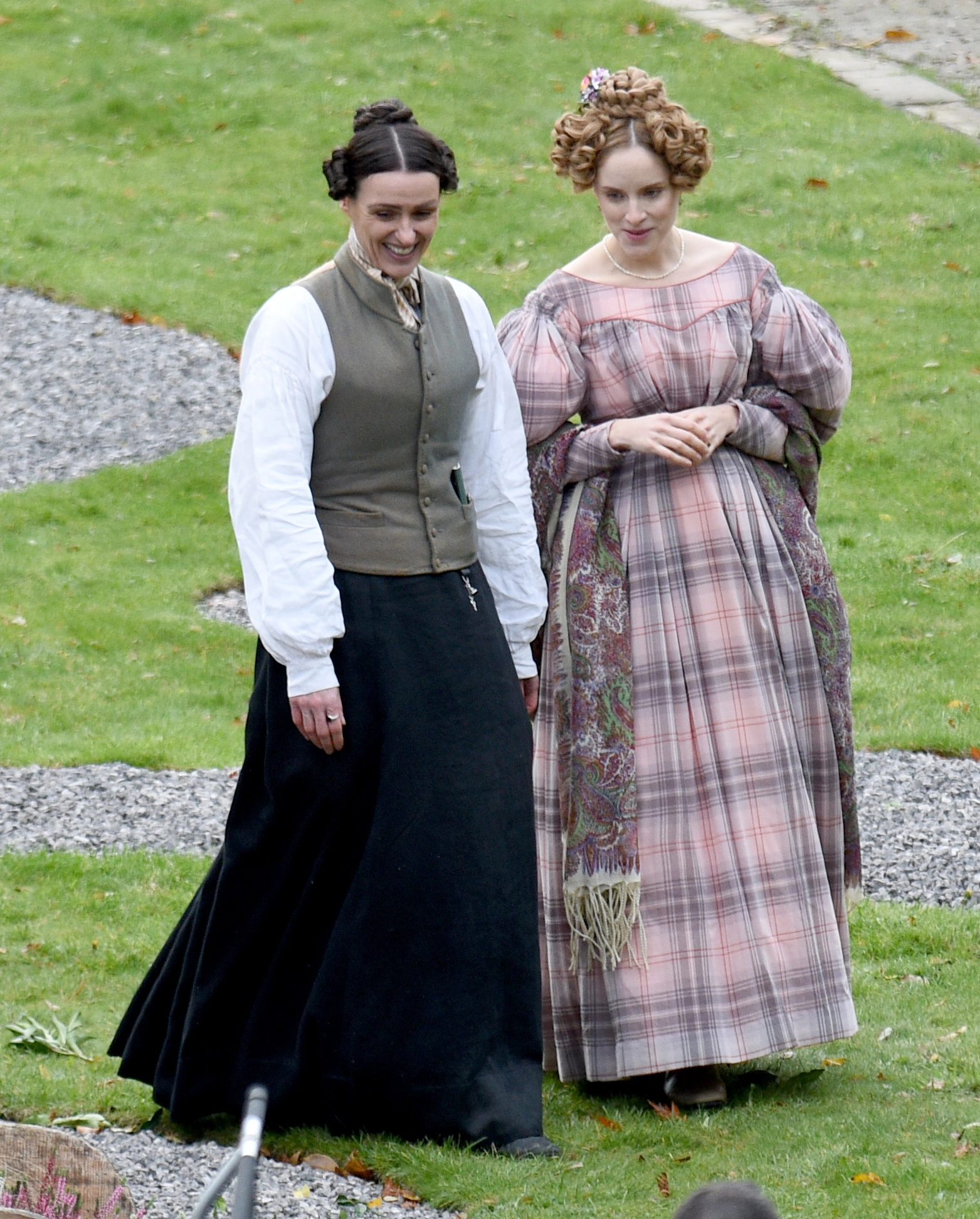 Suranne Jones returns, BBC series 2 filming, 1570x1950 HD Phone
