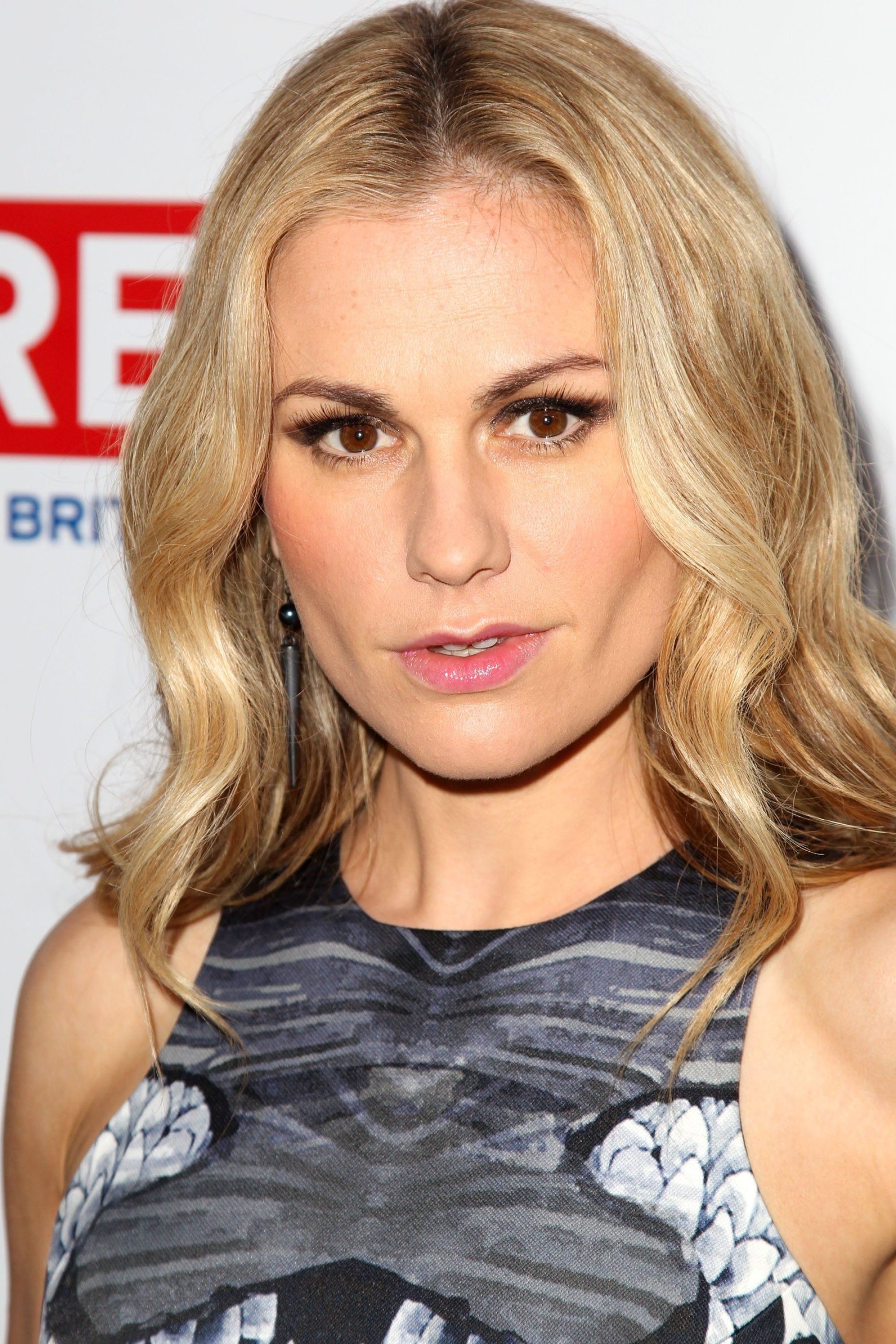 Anna Paquin, Actress, Film Star, Canadian, 2000x3000 HD Phone