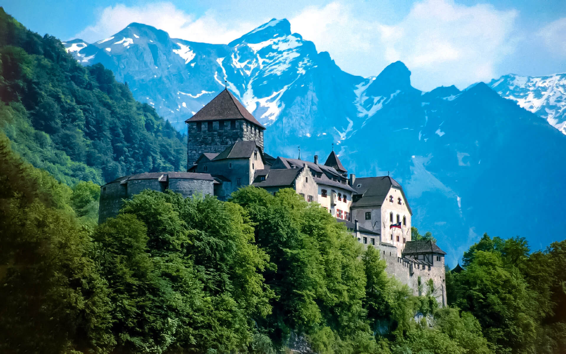 Vaduz travel, Liechtenstein destination, Traveler's helper, Traverse Vaduz, 1920x1200 HD Desktop