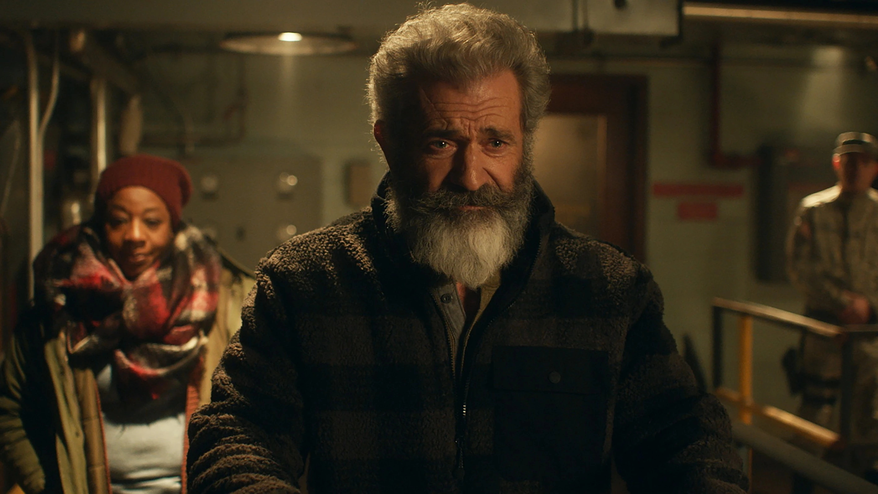 Fatman production, Santa Claus movie, Action-packed plot, Mel Gibson stars, 2840x1600 HD Desktop