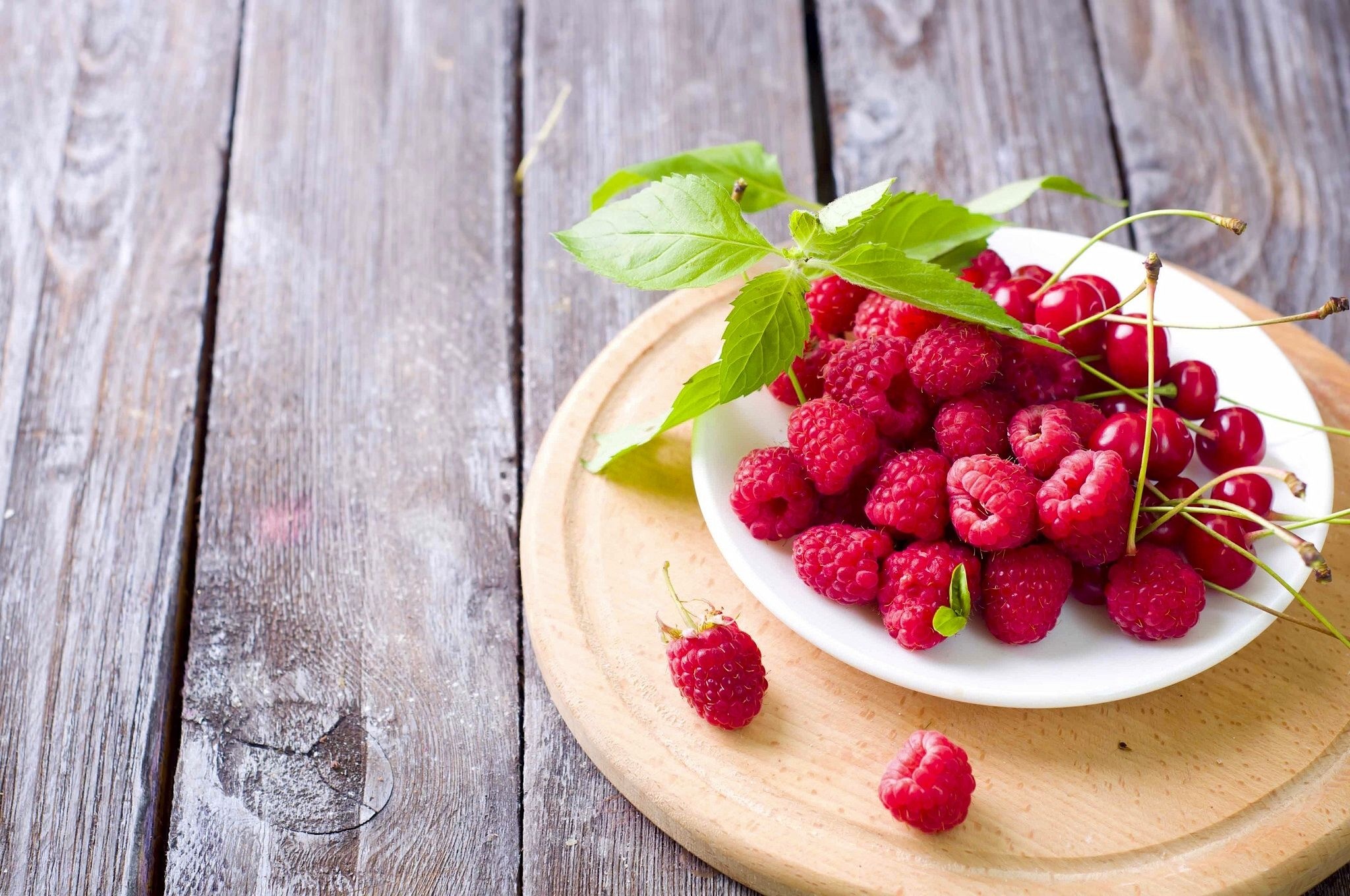 Irresistible berries, Colorful and juicy, Nature's gift, Bursting with flavor, 2050x1360 HD Desktop