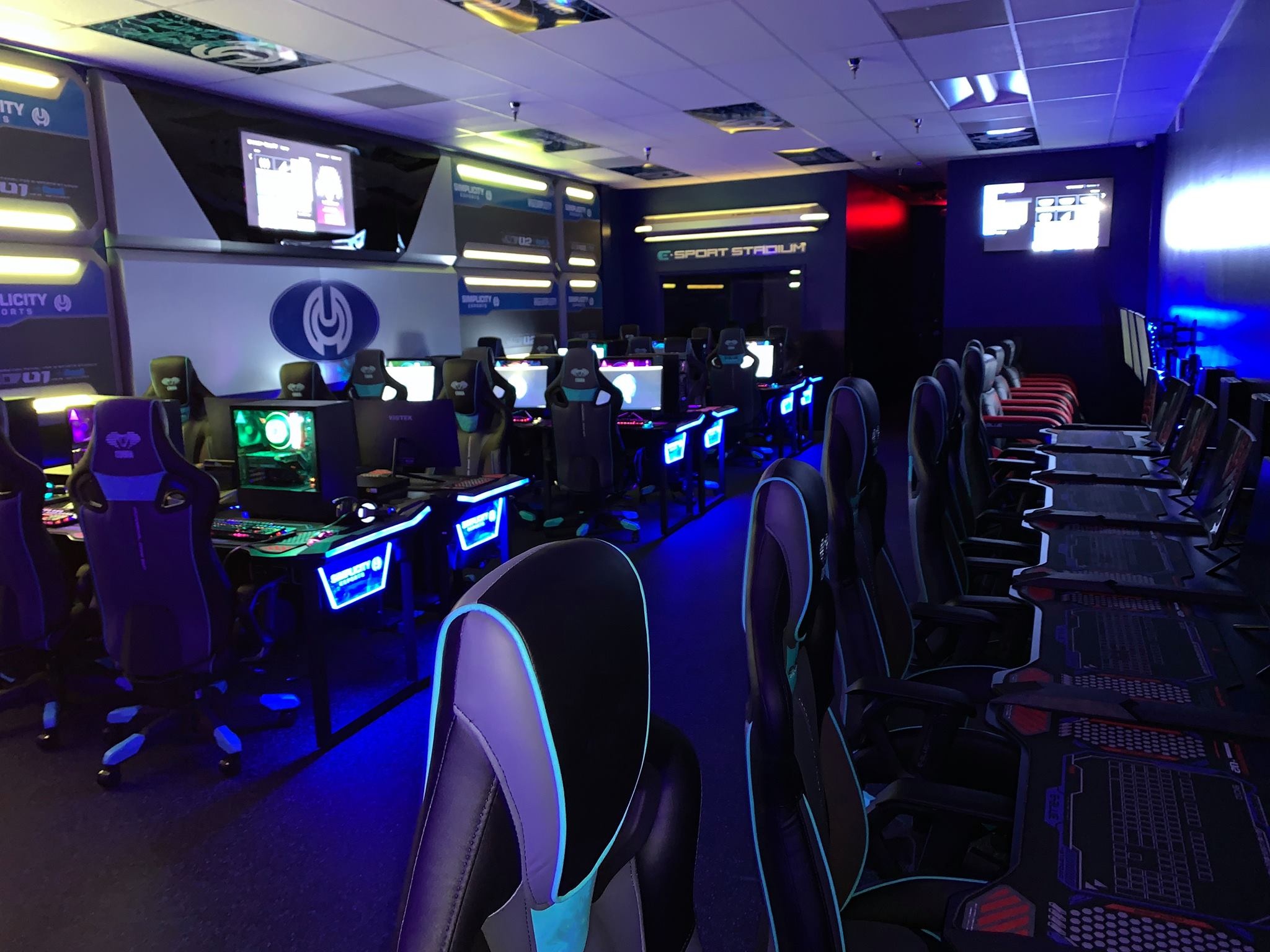 PC club, eSports Wallpaper, 2050x1540 HD Desktop
