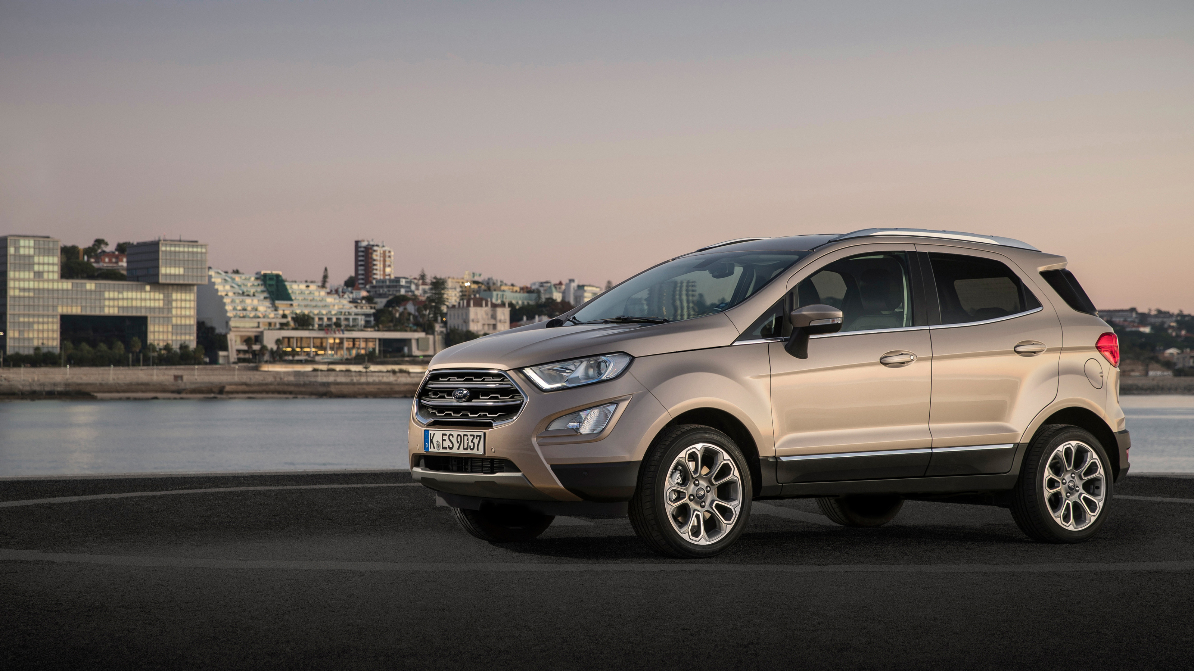 Ford EcoSport, Adventurous spirit, Spacious interiors, Fuel-efficient, 3840x2160 4K Desktop