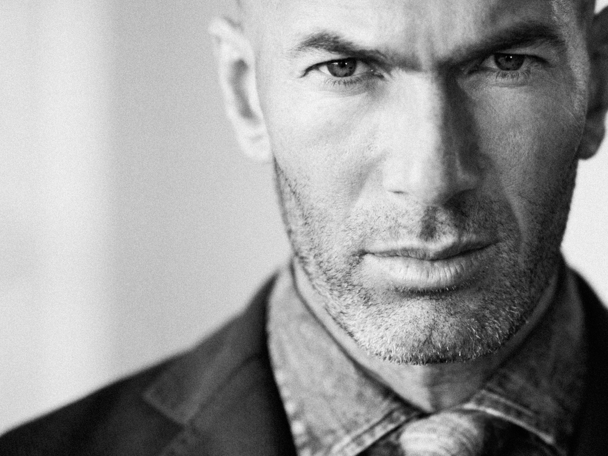 Zinedine Zidane close-up, Denim shirt and necktie, Monochrome portrait photography, HD Desktop wallpaper