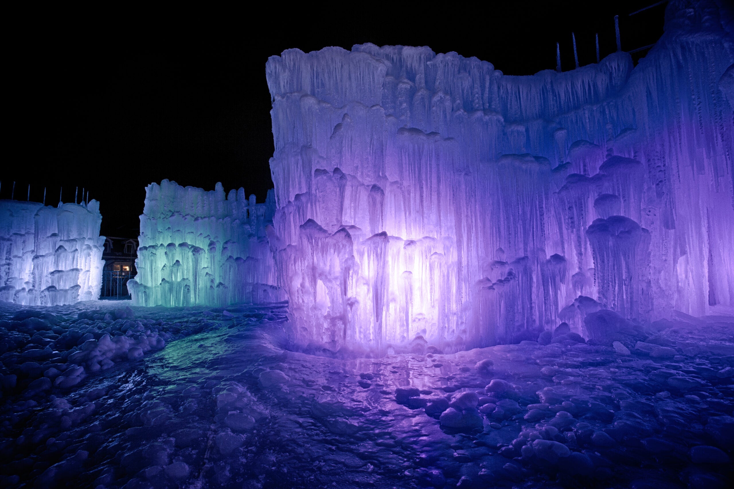 Woodstock, Ice Castle Wallpaper, 2560x1710 HD Desktop