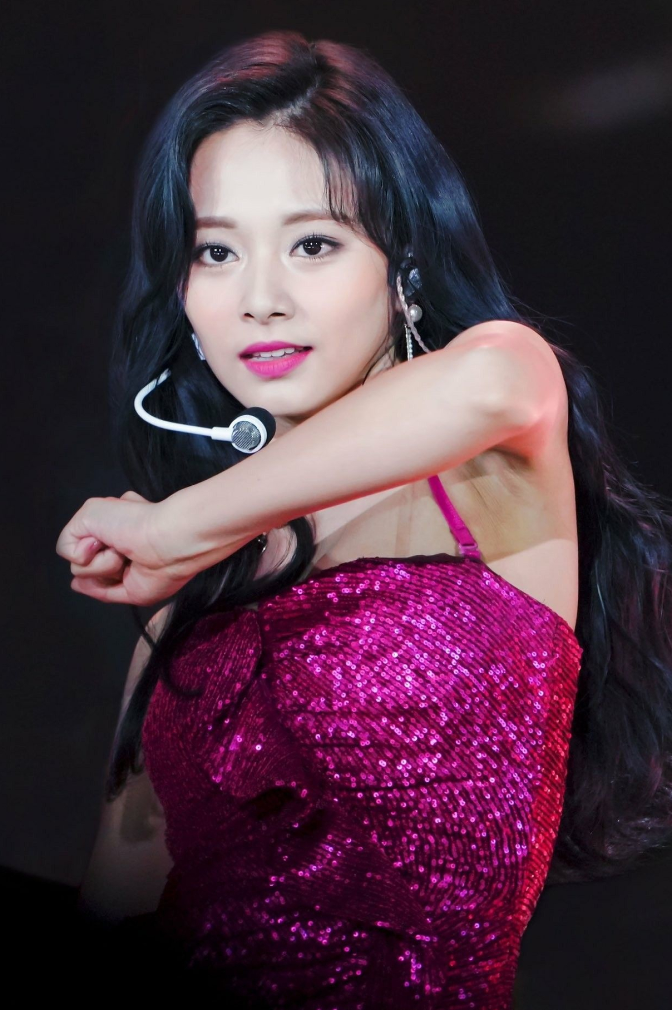 Tzuyu (TWICE), K-pop beauty, Twice member, Talented idol, 1370x2050 HD Phone