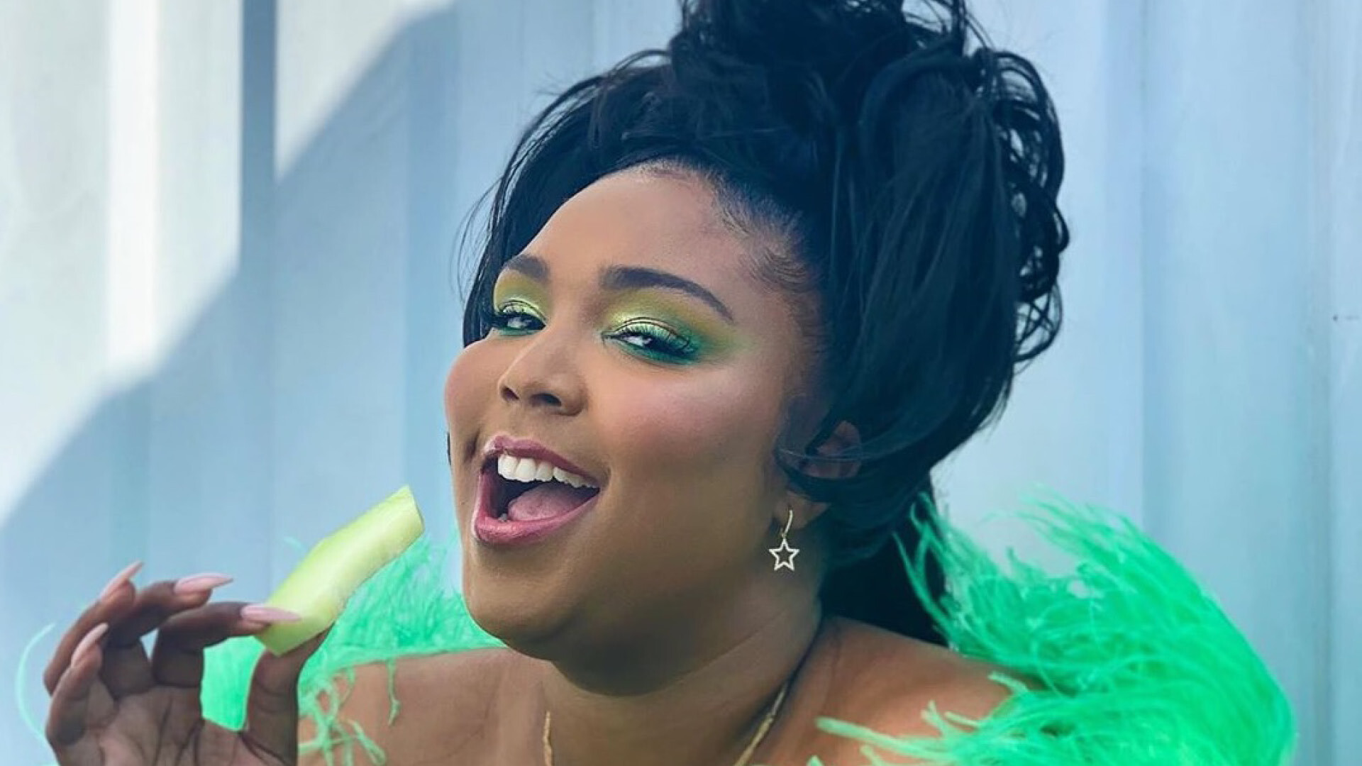 Lizzo, Wallpaper, Bold colors, Artistic touch, 1920x1080 Full HD Desktop