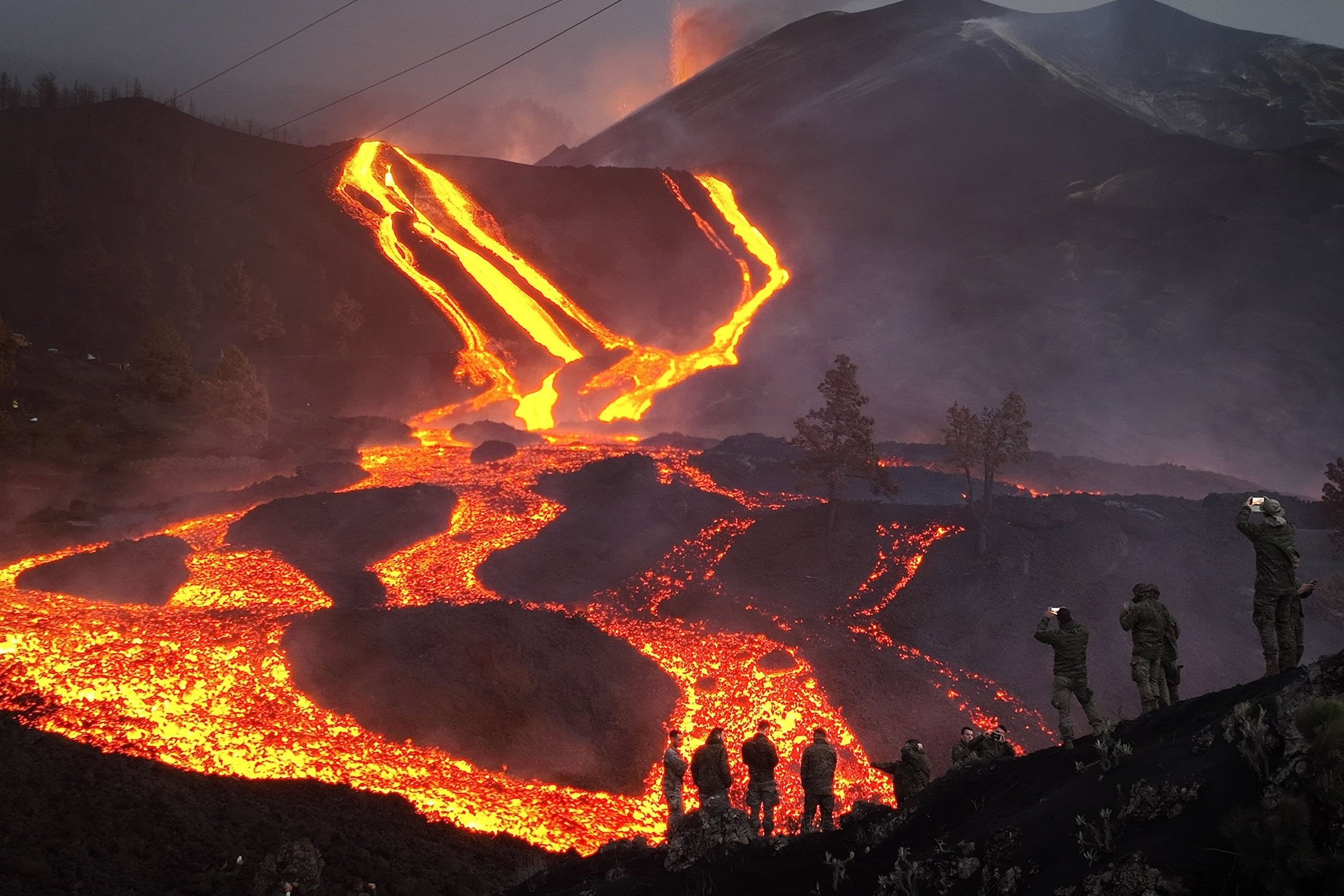 La Palma islanders, Rebuilding lives, Volcano destruction, Daily Sabah, 2200x1470 HD Desktop