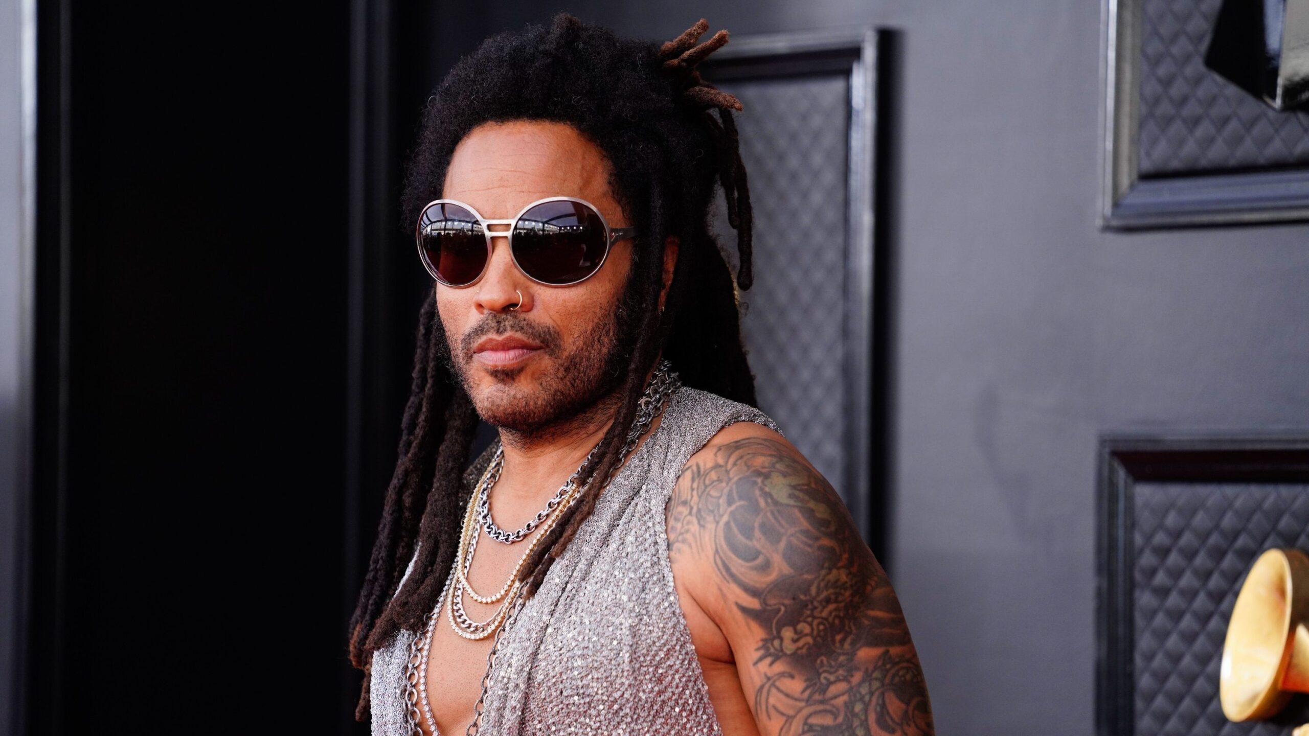 Lenny Kravitz, Cultural impact, Luxurious lifestyle, Net worth update, 2560x1440 HD Desktop