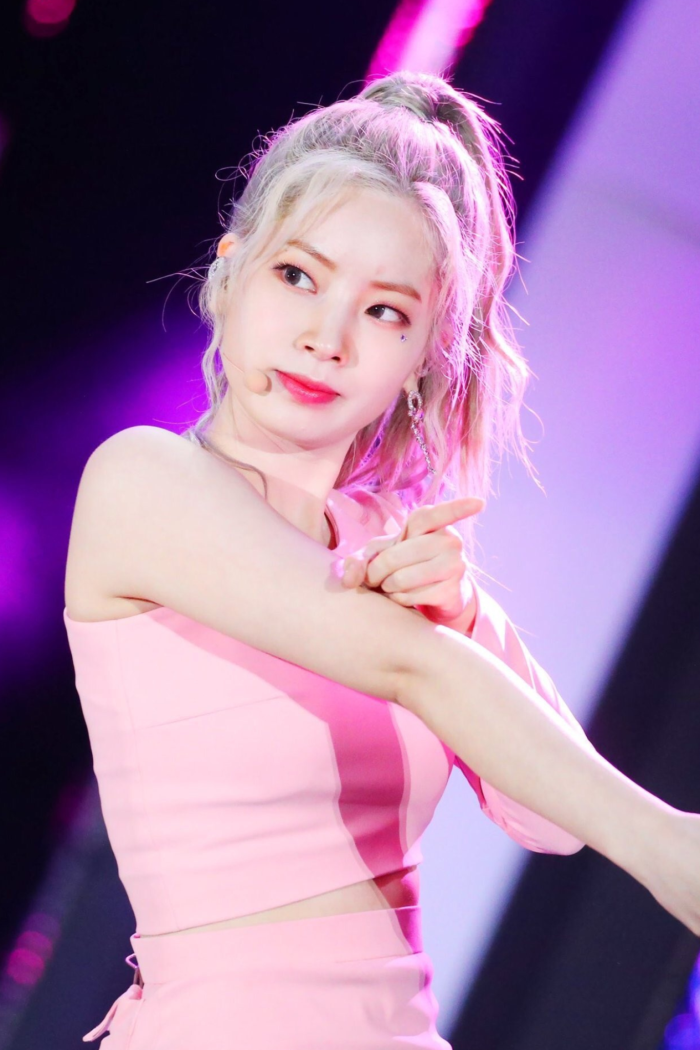 Dahyun (TWICE), Music sensation, JYP Entertainment, Stunning photo, 1370x2050 HD Phone