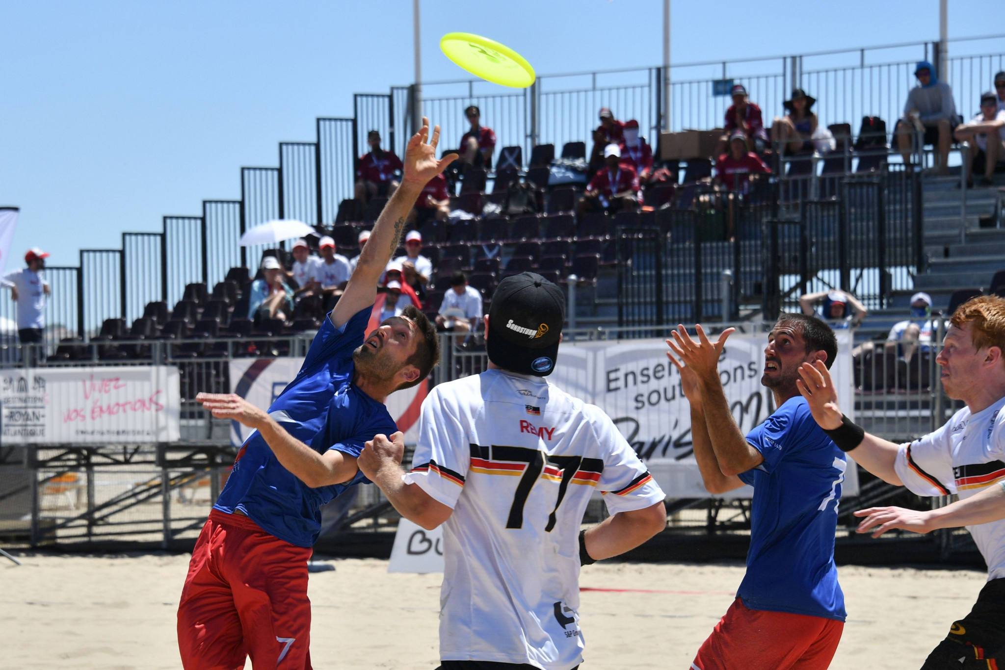 2017 Ultimate World Frisbee Championship, Flying Disc Sports Wallpaper, 2050x1370 HD Desktop
