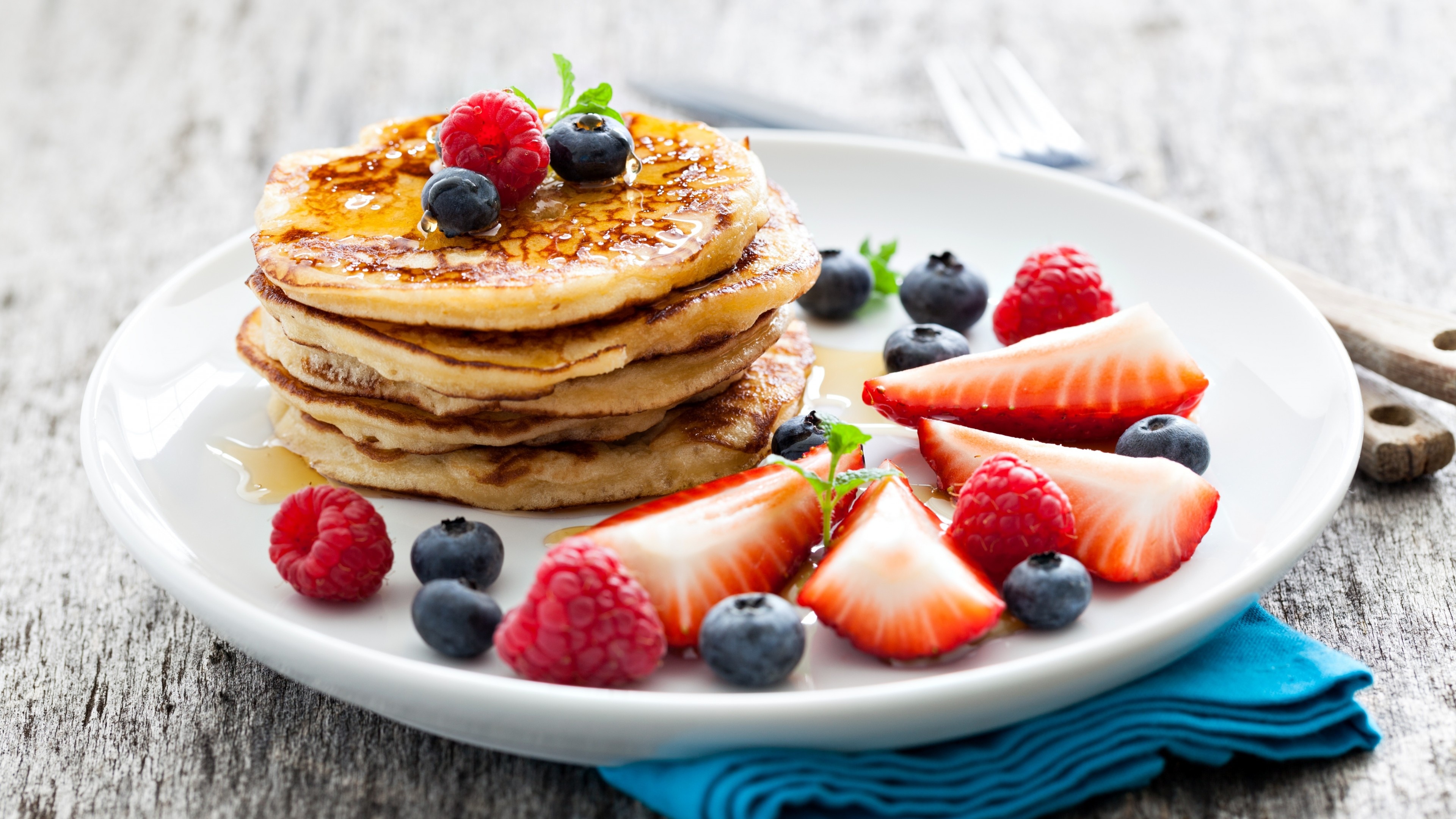 Raspberry pancakes, Fruit and honey, Page 3, Tasty indulgence, 3840x2160 4K Desktop