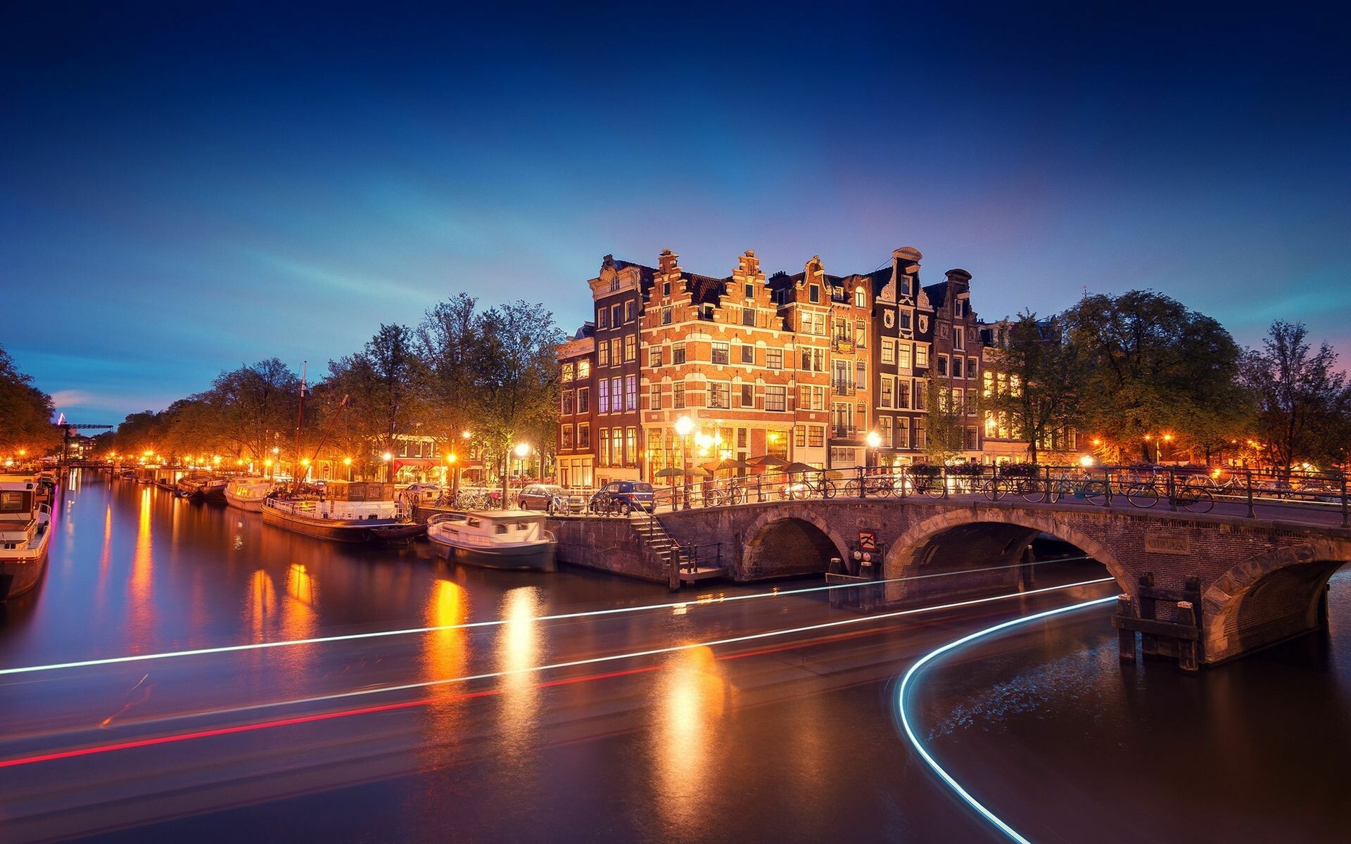 Amsterdam city night, Neon lights, Urban atmosphere, Nighttime scene, 1920x1200 HD Desktop