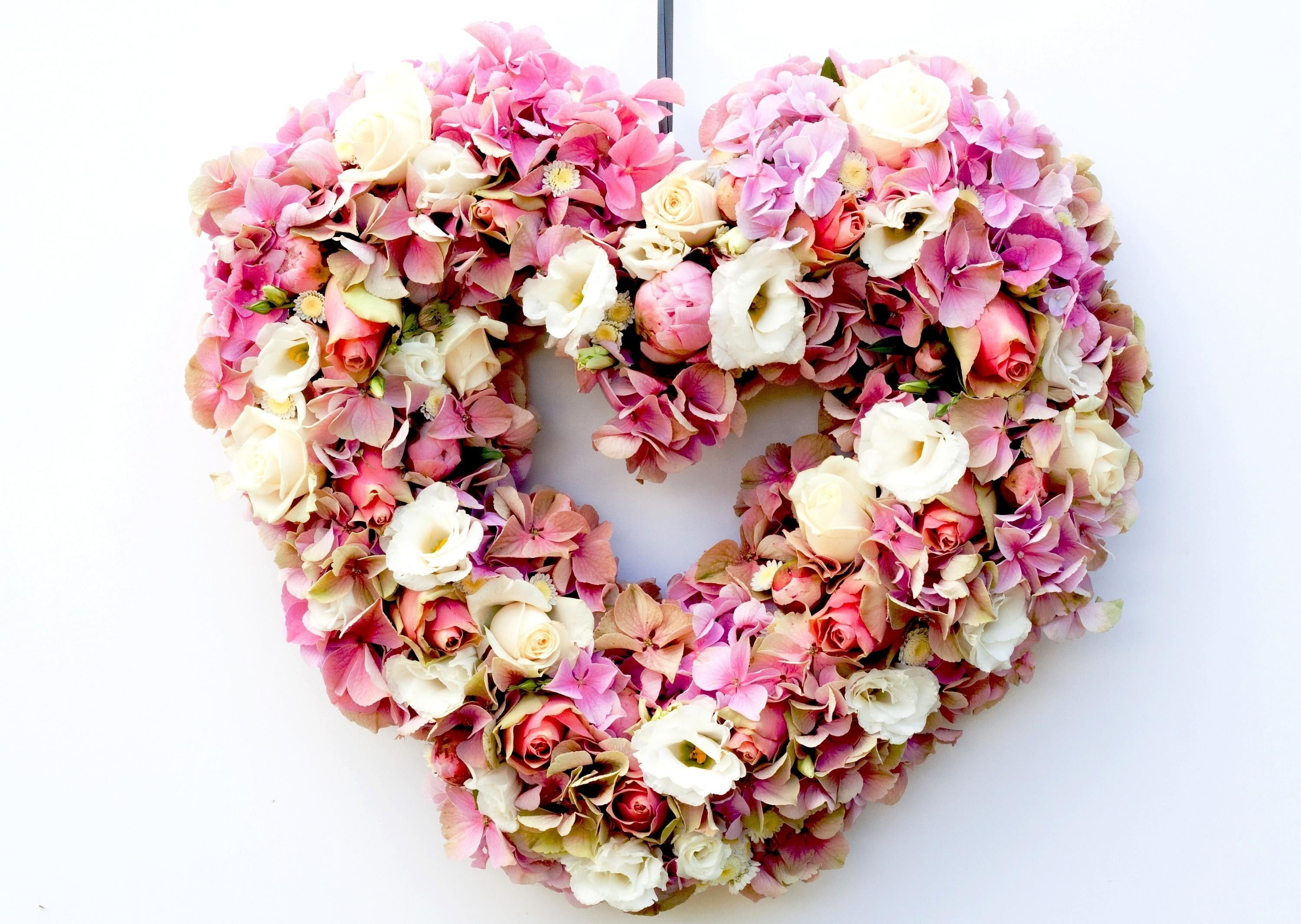 Flower Wreath, Heart Shape Wallpaper, 3000x2130 HD Desktop