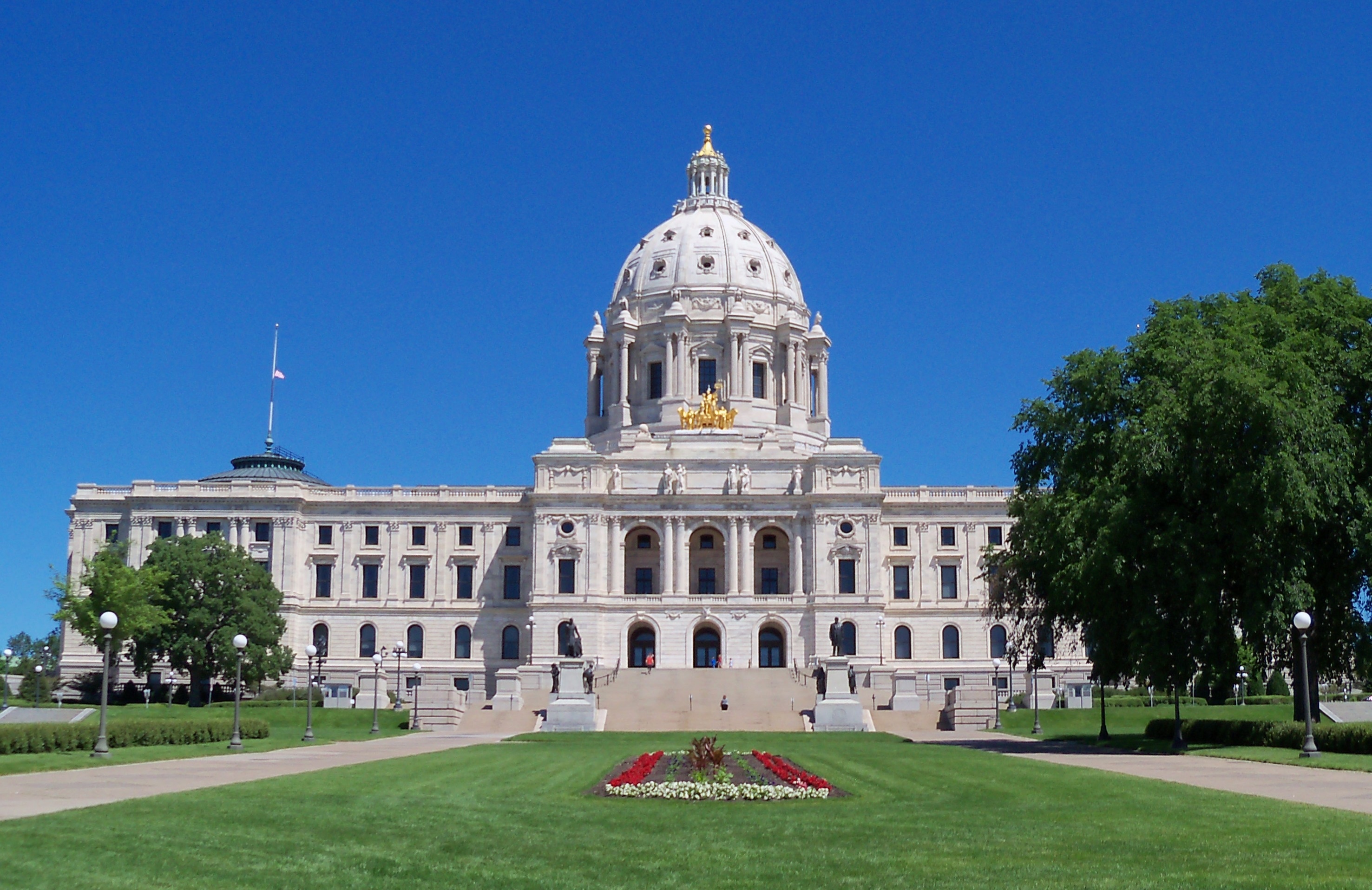 Saint Paul, Limo and car services, Party bus rentals, Group transportation, 2960x1920 HD Desktop