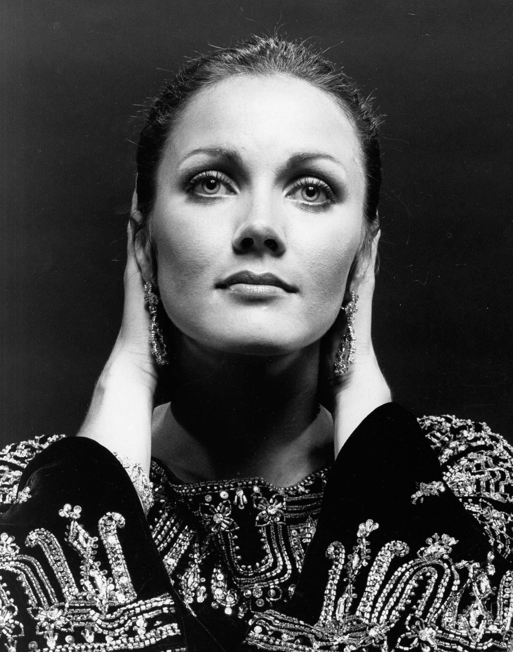 Lynda Carter, Movies, Linda Carter, Ideas, 1650x2100 HD Phone