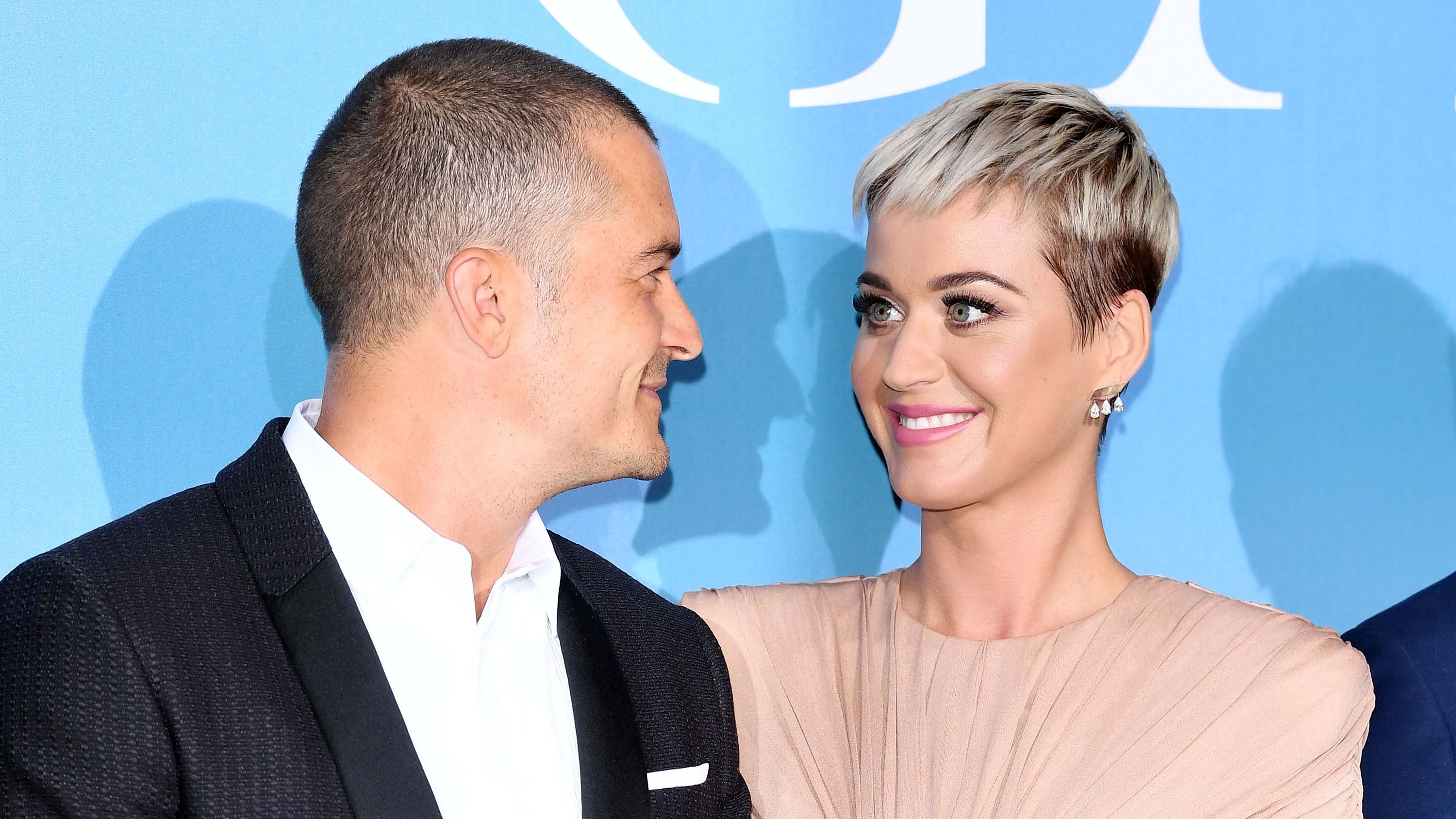 Katy Perry, Orlando Bloom engaged, CNN news, Relationship milestone, 3000x1690 HD Desktop