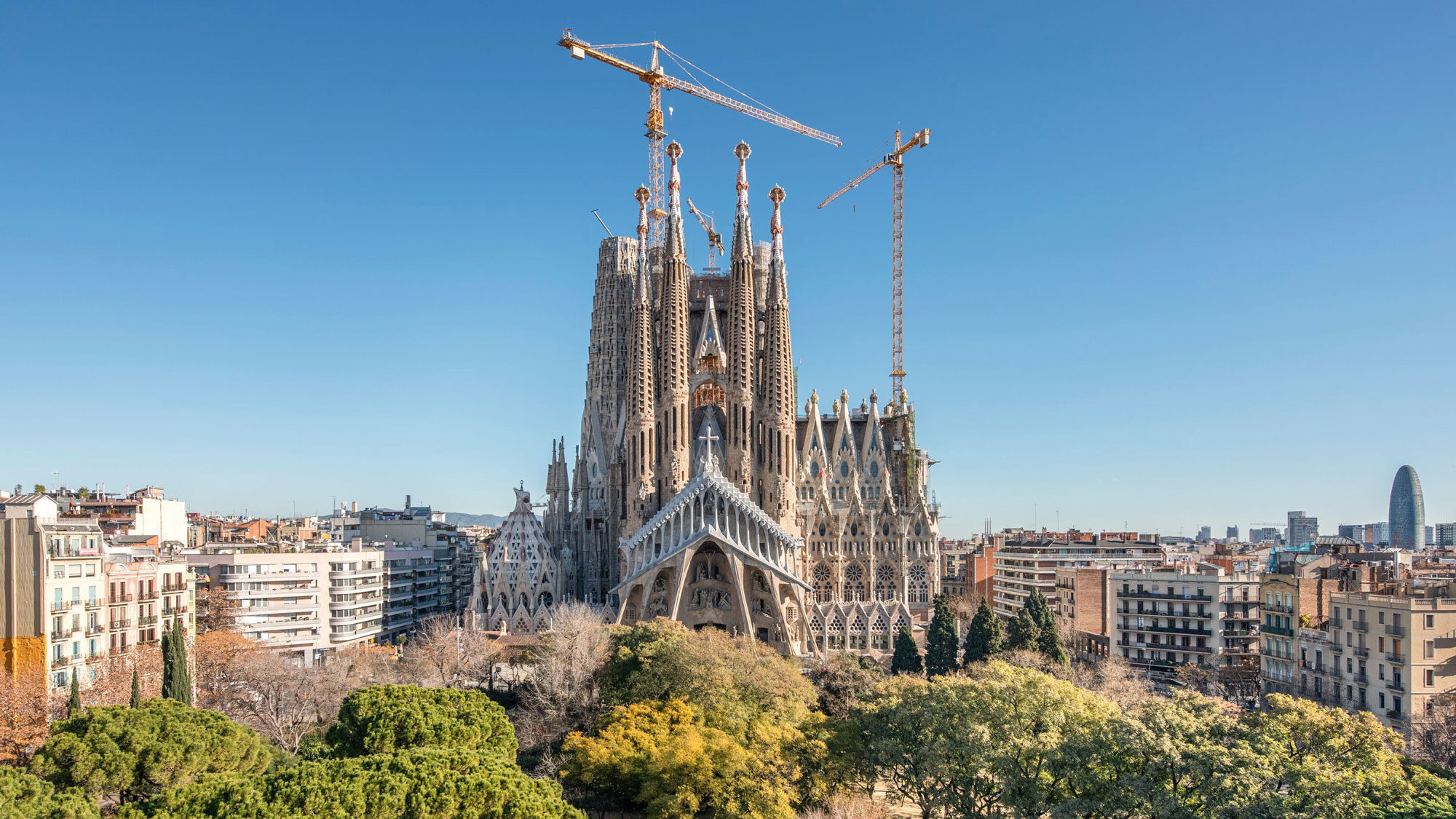 Sagrada Familia, Travels, Completion, Gaud, 2000x1130 HD Desktop