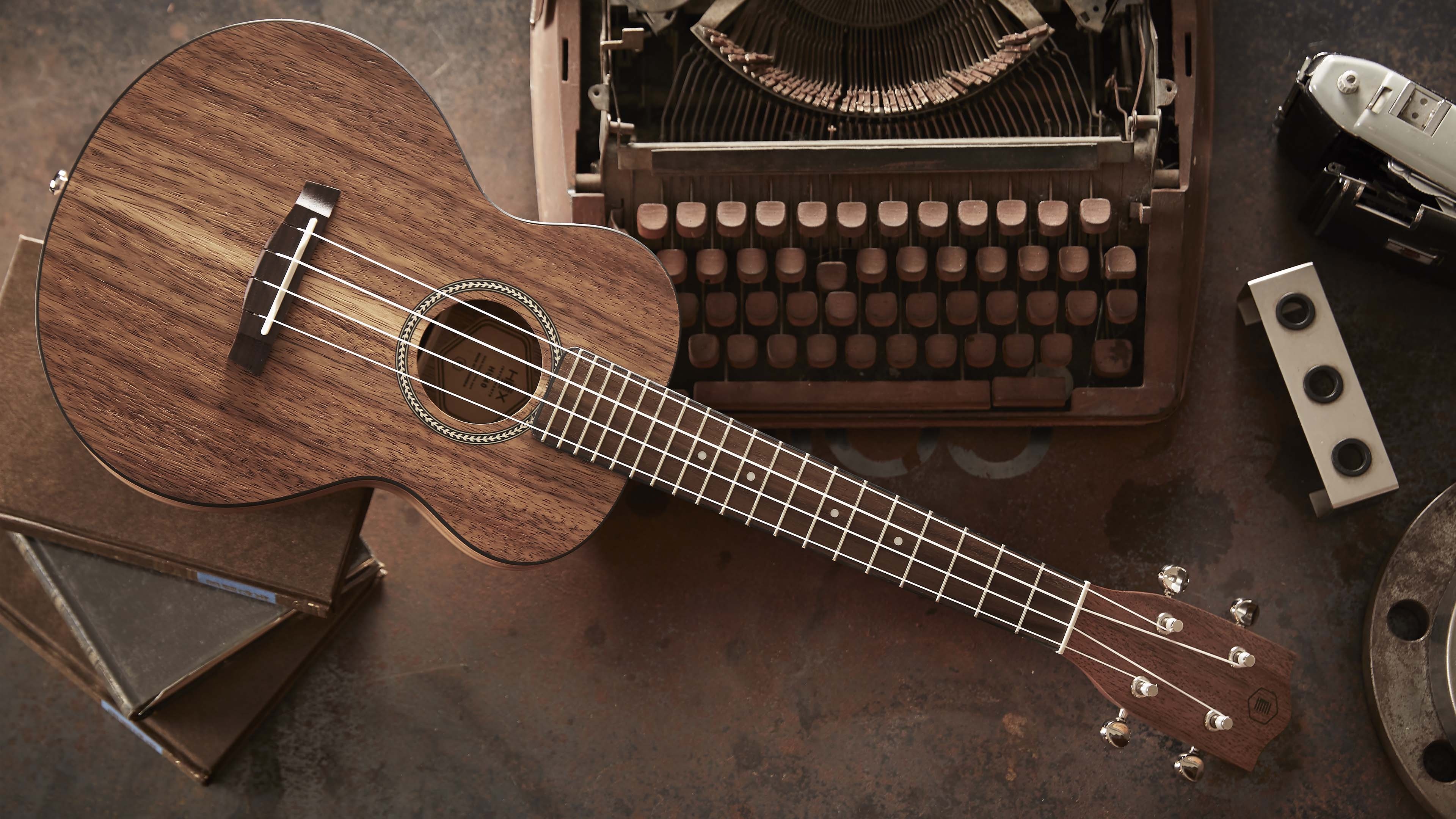 Baritone, Ukulele Wallpaper, 3840x2160 4K Desktop