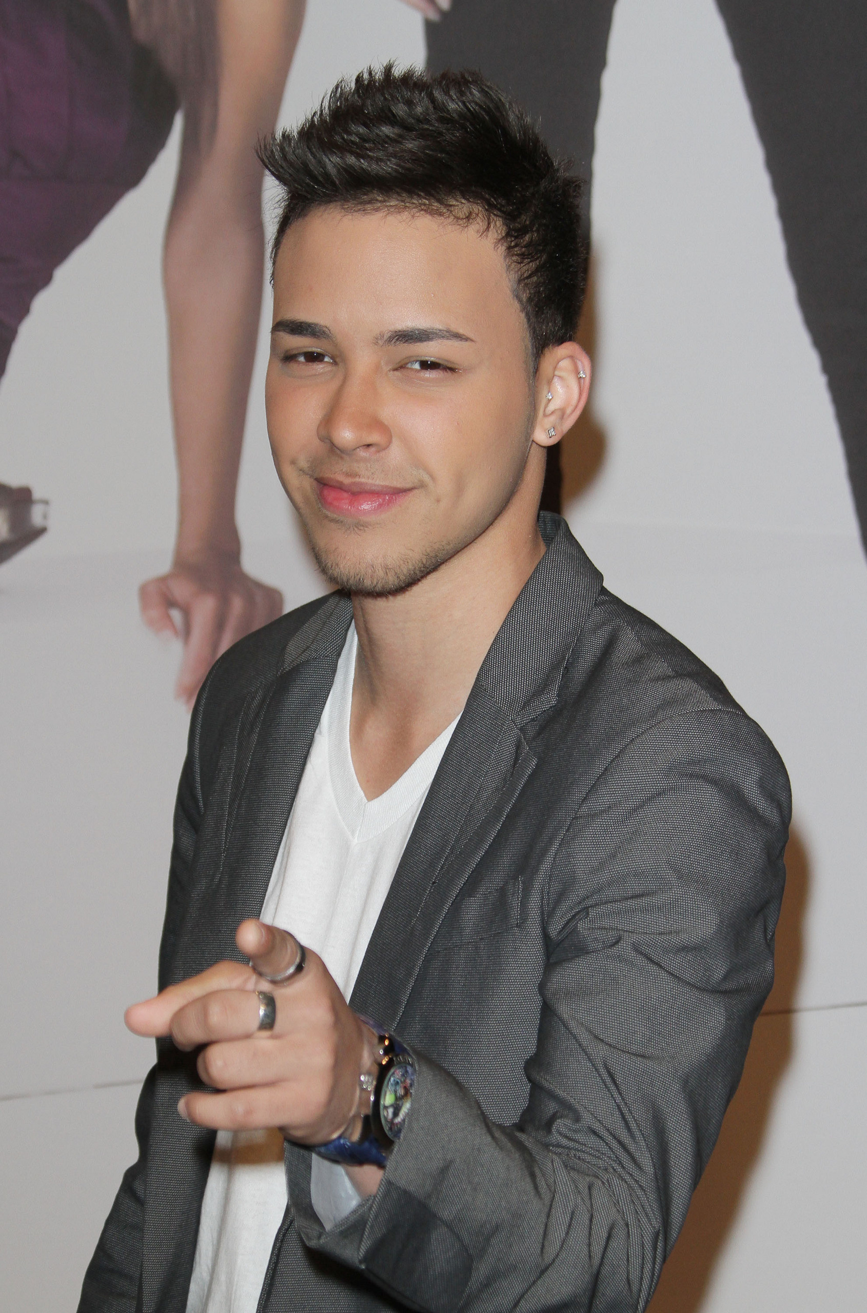Prince Royce, Music, Love, Fanpop, 1690x2560 HD Phone