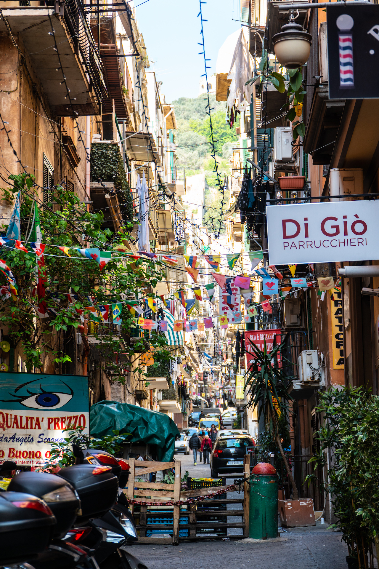 Spanish Quarter, Naples (Italy) Wallpaper, 1280x1920 HD Phone
