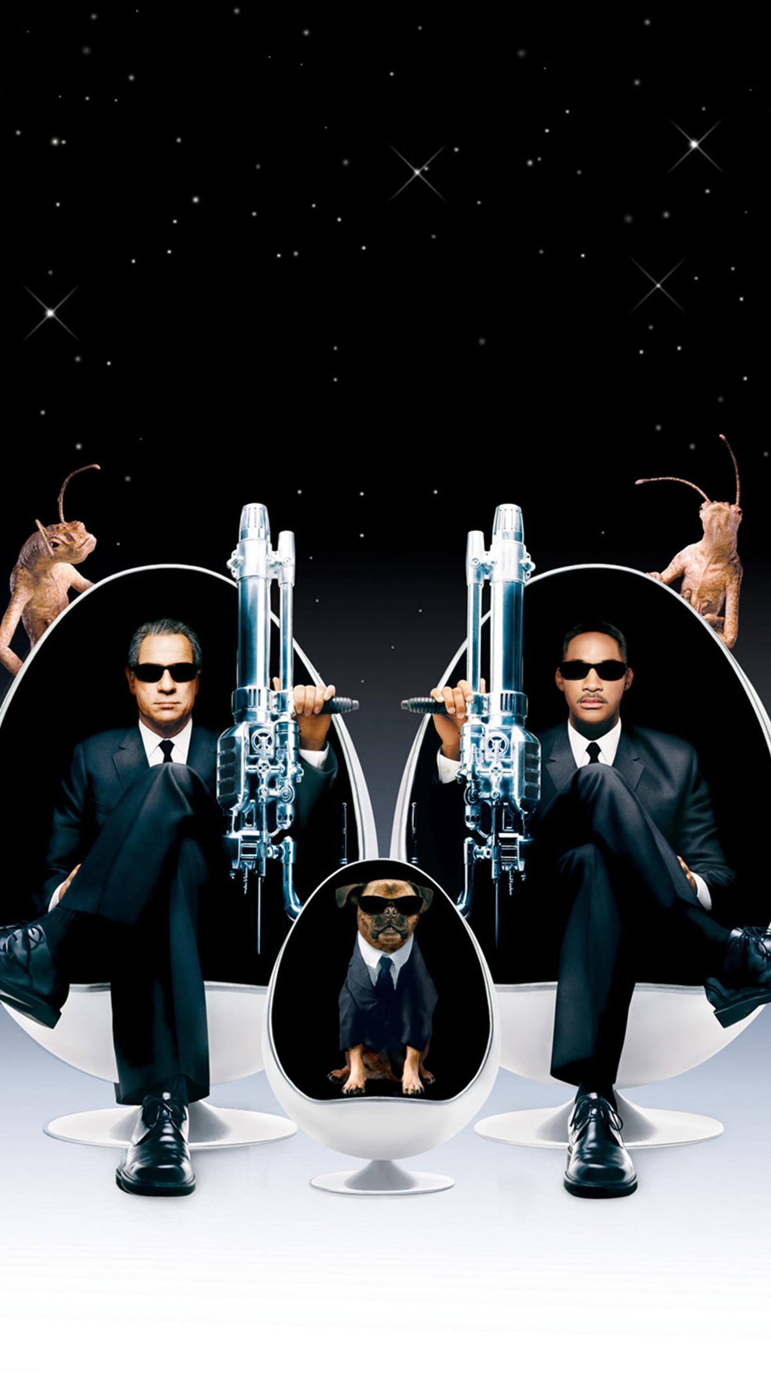 Tommy Lee Jones, Men in Black Agent, Iconic sunglasses, Intergalactic adventures, 1540x2740 HD Phone