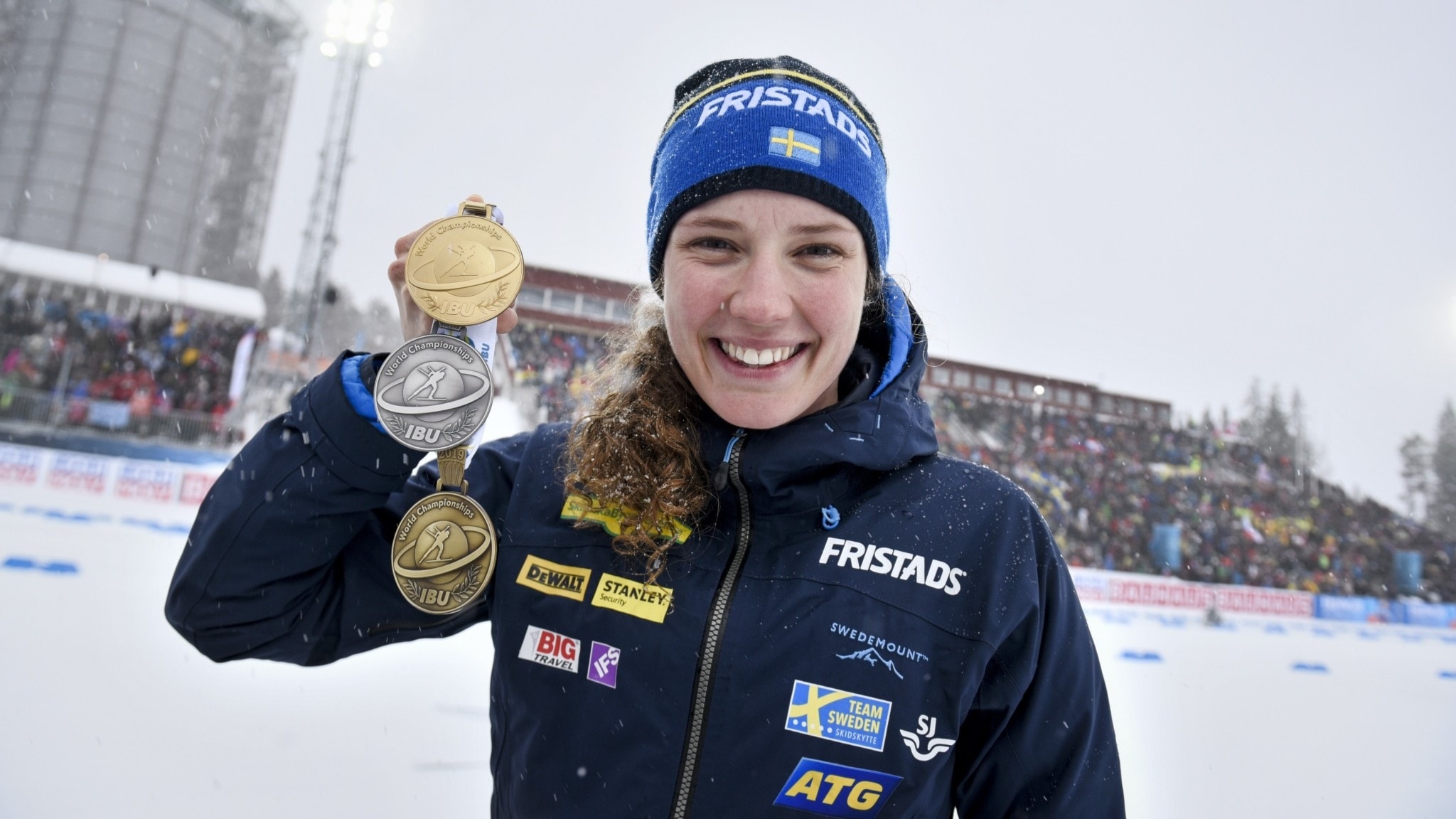 Medals, Hanna Oberg Wallpaper, 2050x1160 HD Desktop