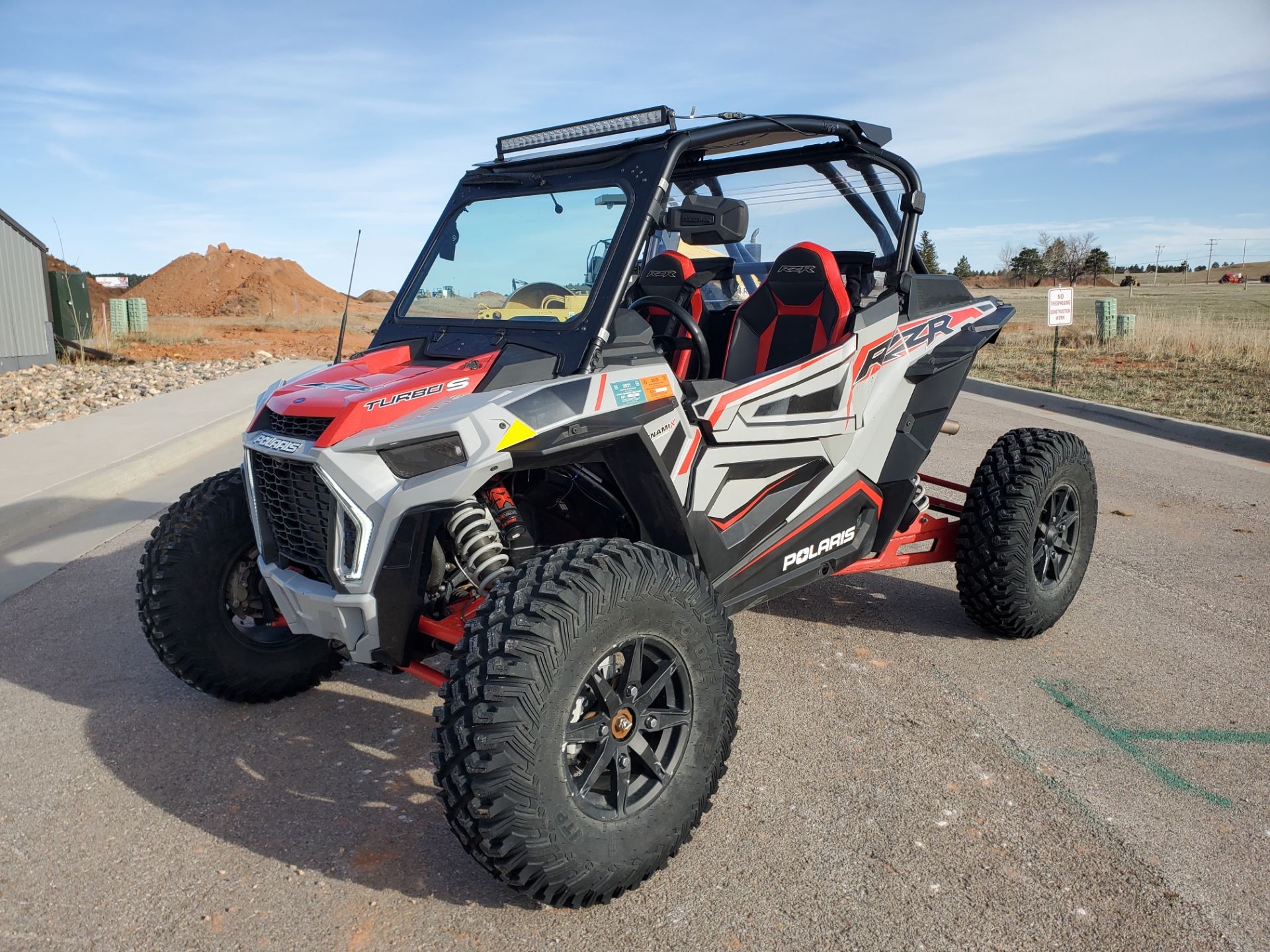 Polaris RZR, Ghost gray beauty, Thrilling performance, Unstoppable adventure, 1920x1440 HD Desktop