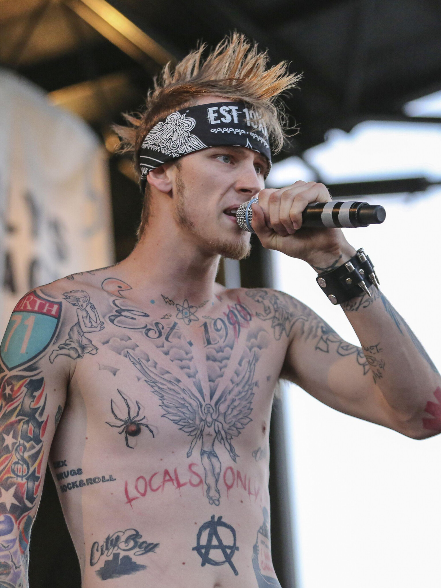 West Palm Beach, Machine Gun Kelly Wallpaper, 1540x2050 HD Phone