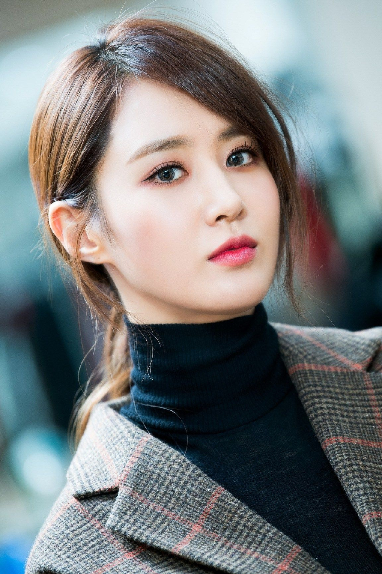 Kwon Yuri, Music legend, Girls' Generation icon, Timeless elegance, 1280x1920 HD Phone