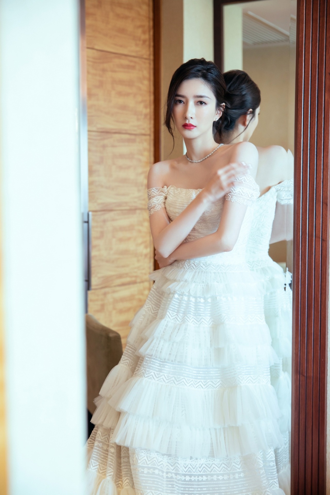 Shuying Jiang TV shows, Chris J. Jiang, First look images, Rising star, 1280x1920 HD Phone